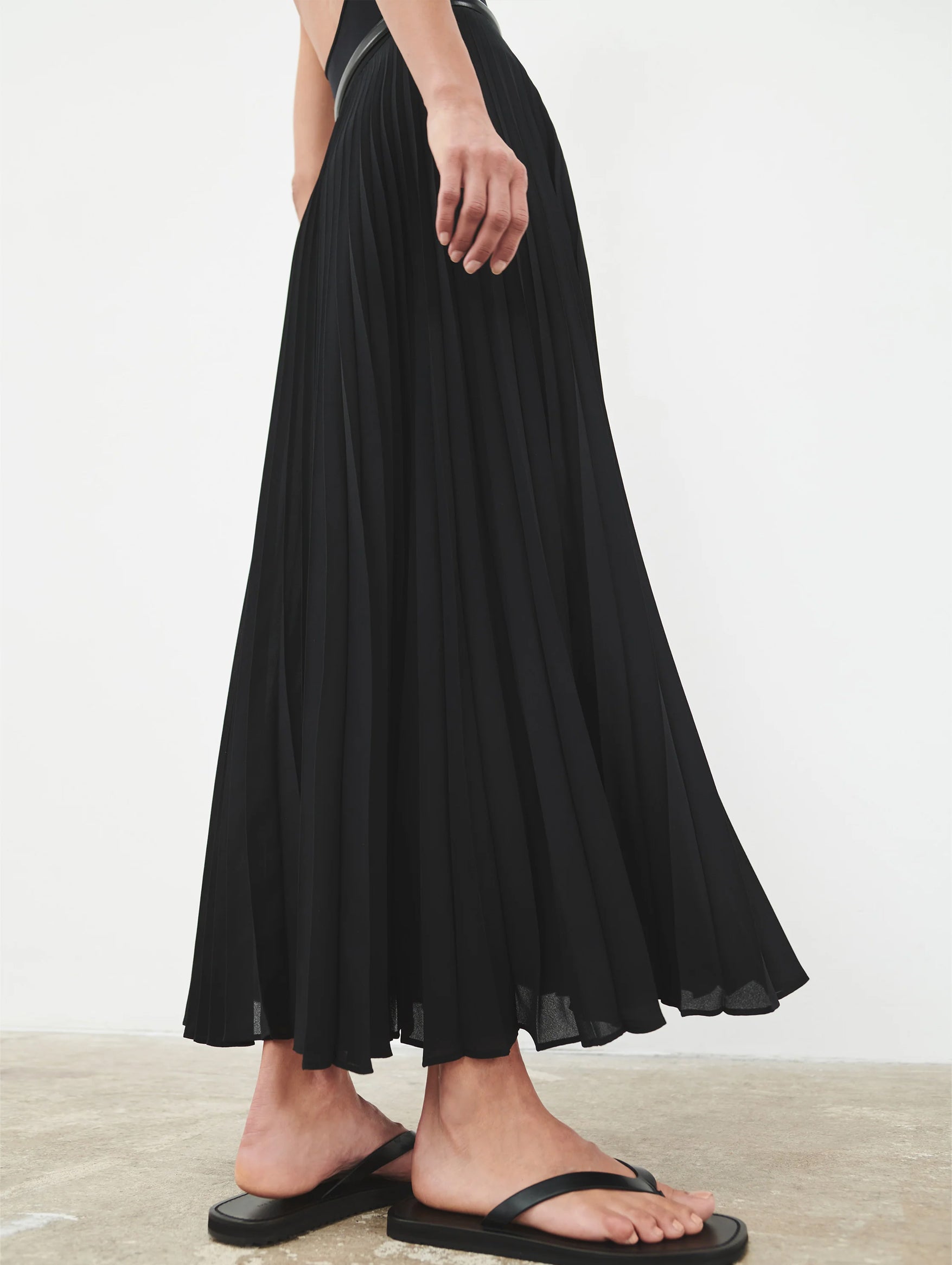 Pleated Skirt in Black