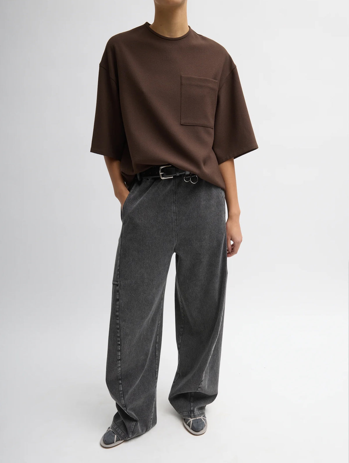 Stretch Denim Knit Short Winslow Pant in Black