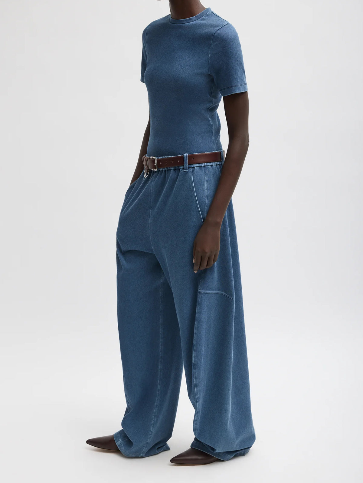 Stretch Denim Knit Short Winslow Pant in Classic Wash