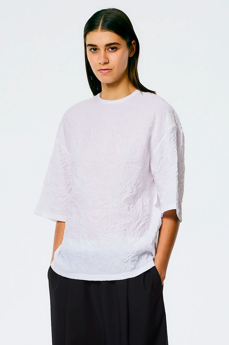 Crinkle Shirting Easy Tee in White – Muse Boutique
