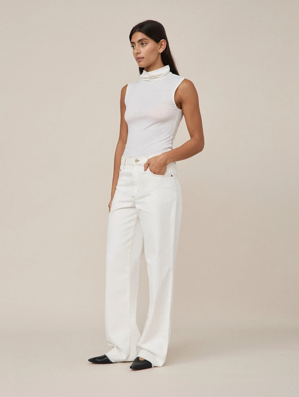 01 Turtleneck Singlet in Ivory