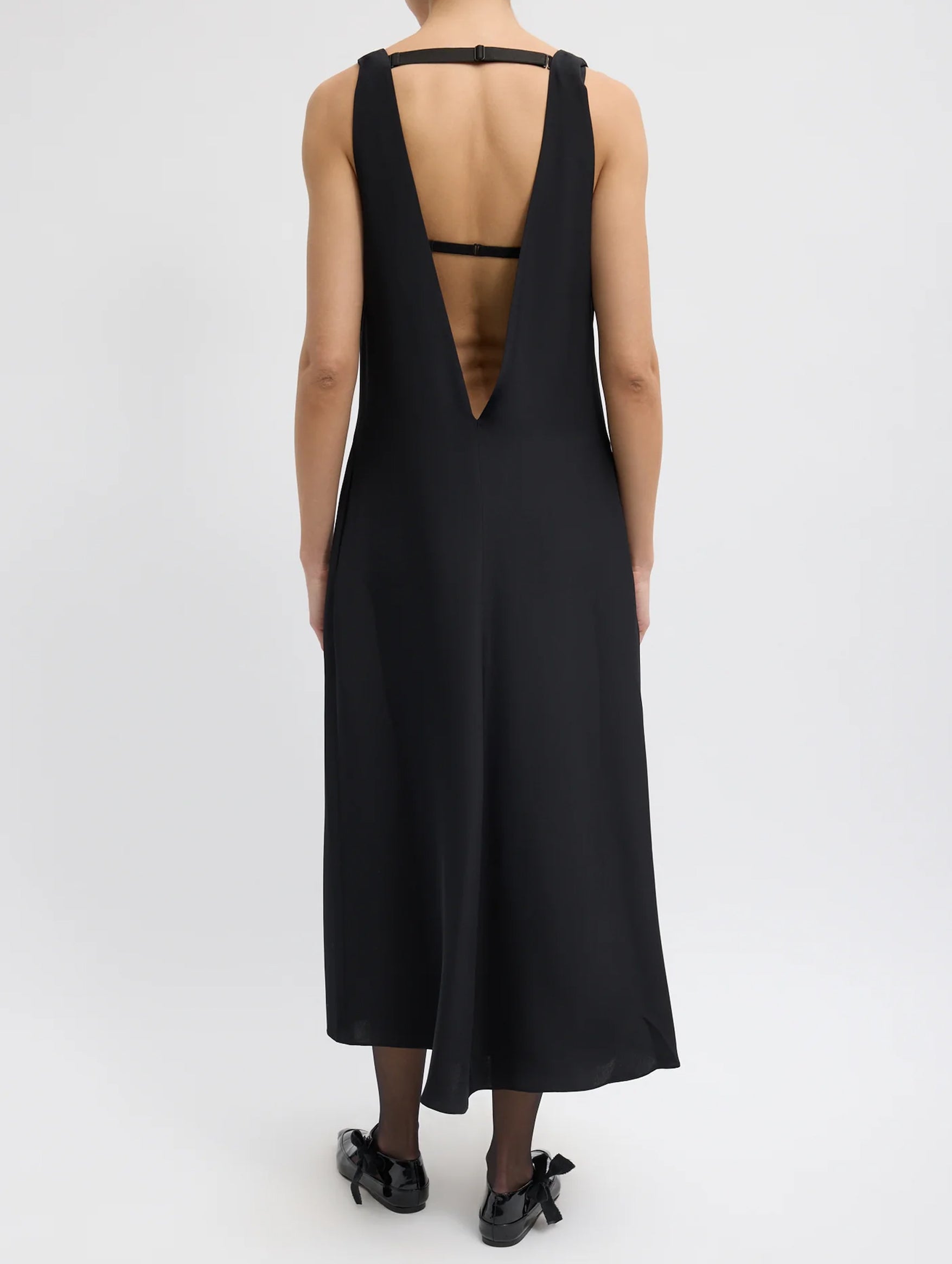 4 Ply Silk V-Neck Dress With Bra in Black