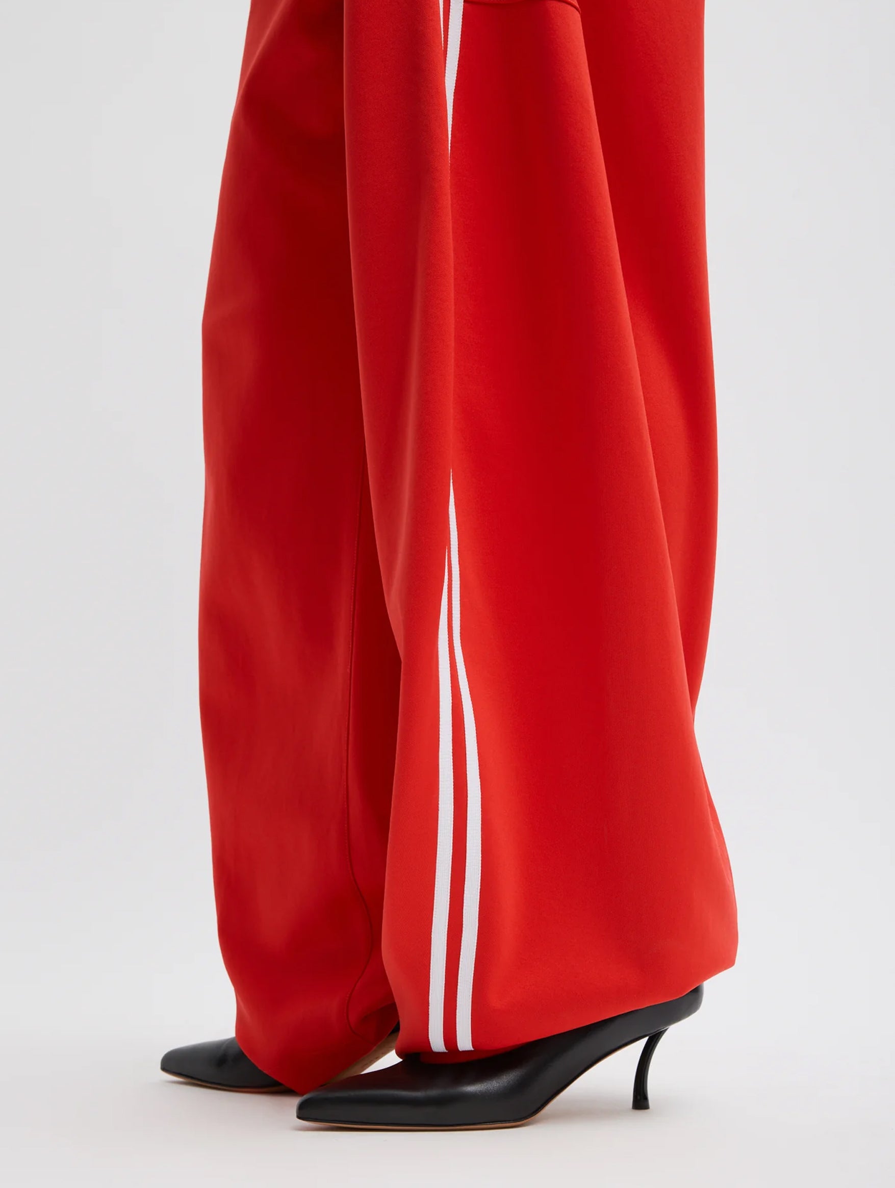 Contrast Stripe Active Knit Winslow Pant Regular in Red