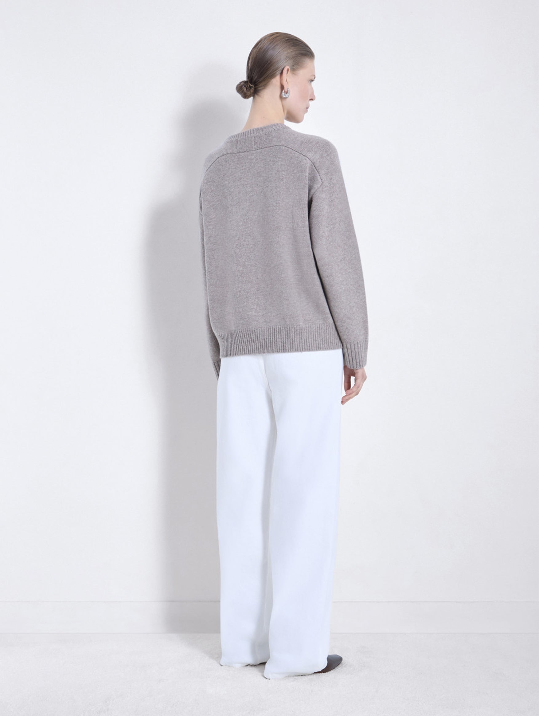 Aidar Round Neck Cardigan in Moon Grey