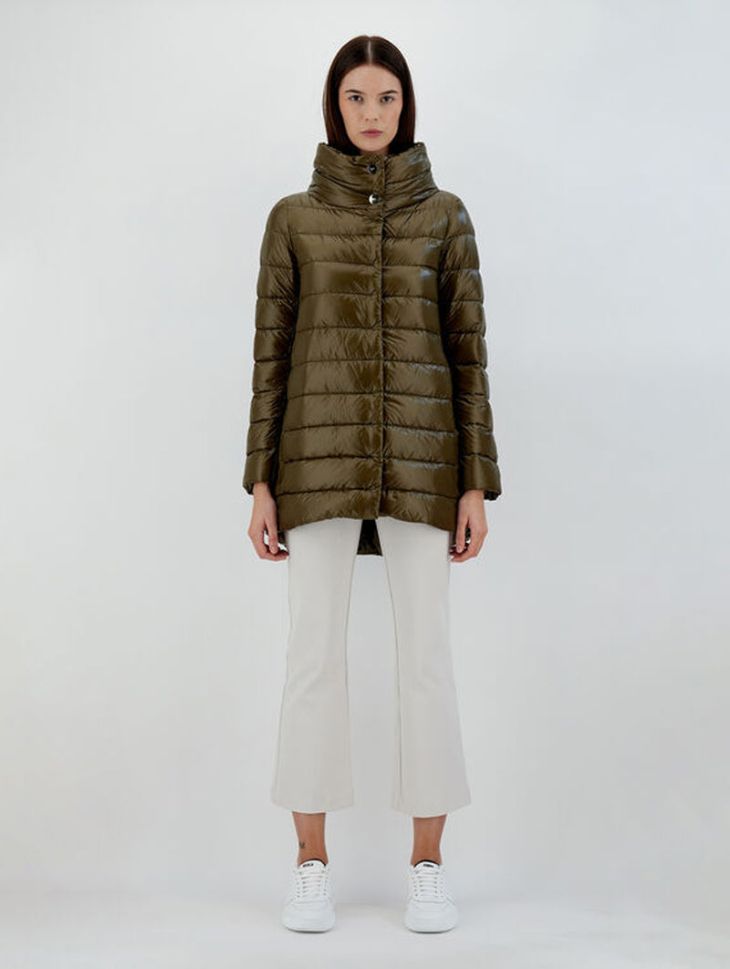 Amelia Ultralight Puffer Jacket in Military Green