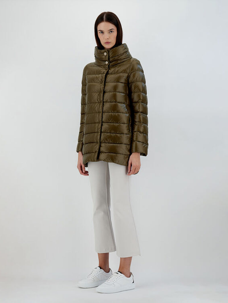 Amelia Ultralight Puffer Jacket in Military Green