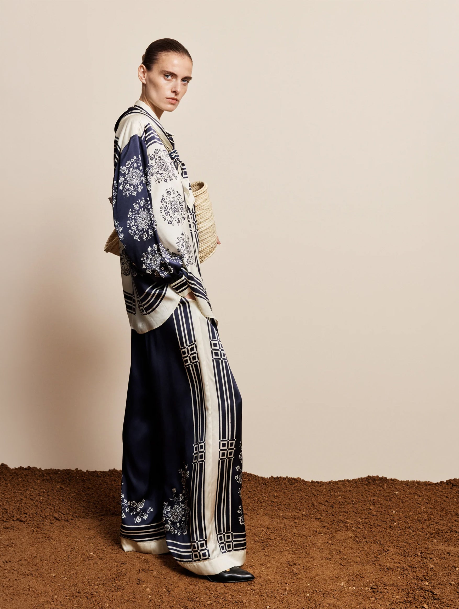 Banderra Scarf Silk Shirt in Ink