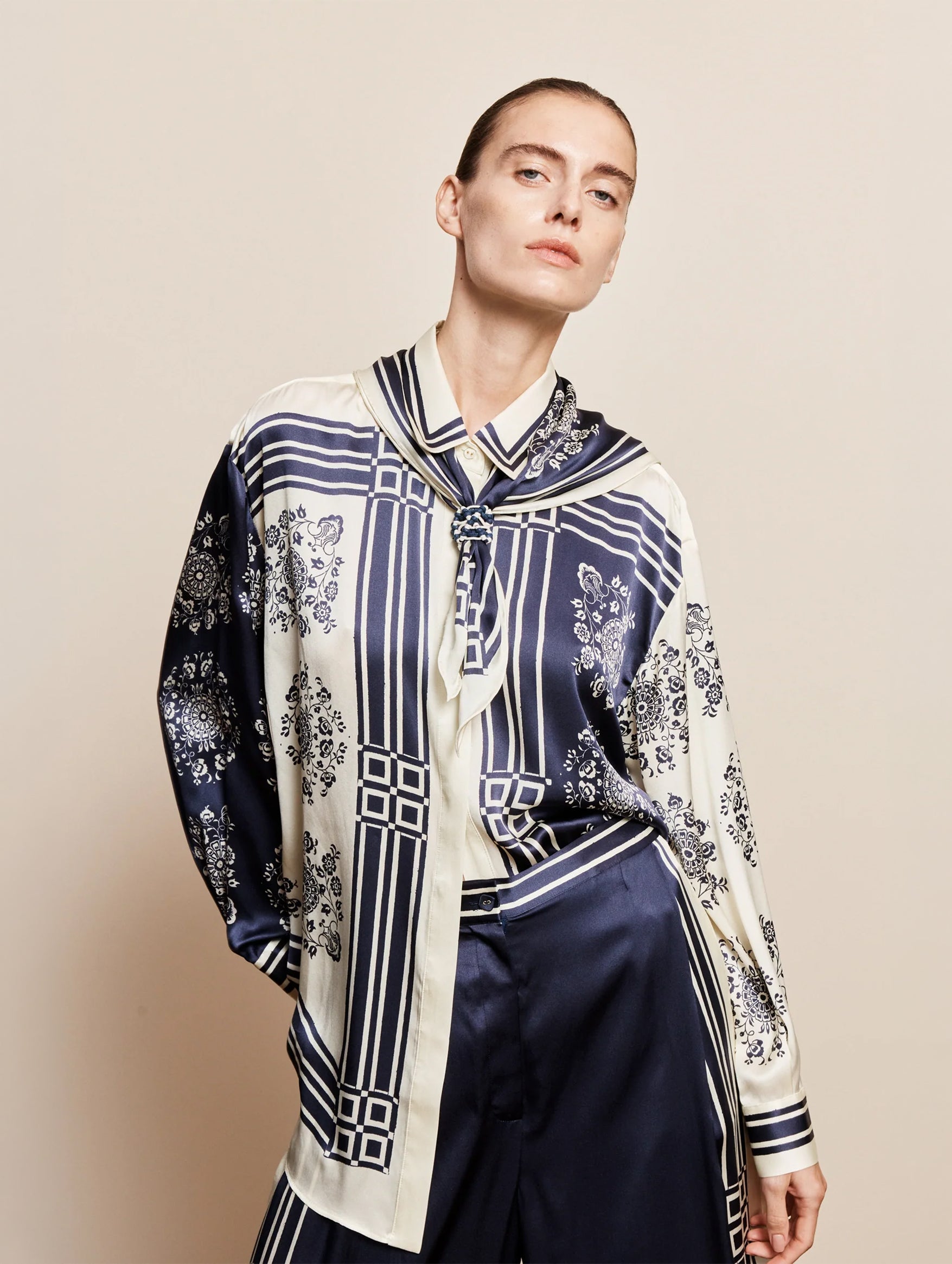 Banderra Scarf Silk Shirt in Ink