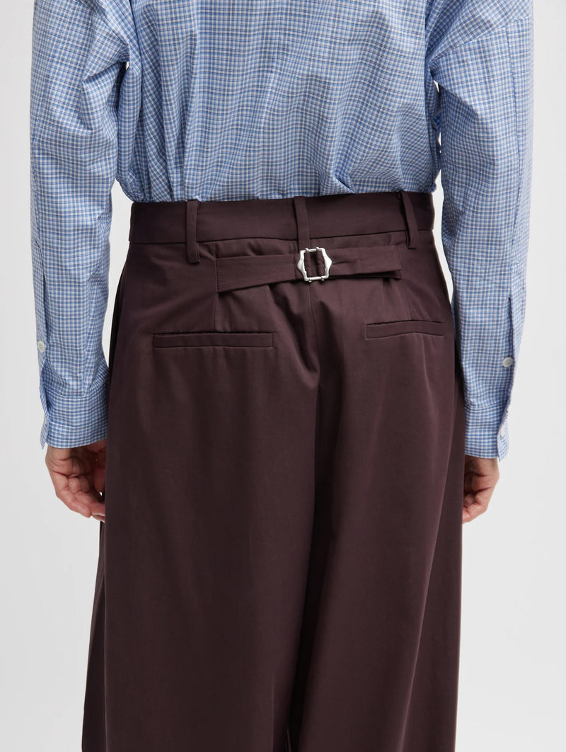 Bio Twill Triple Pleat Pant in Plum