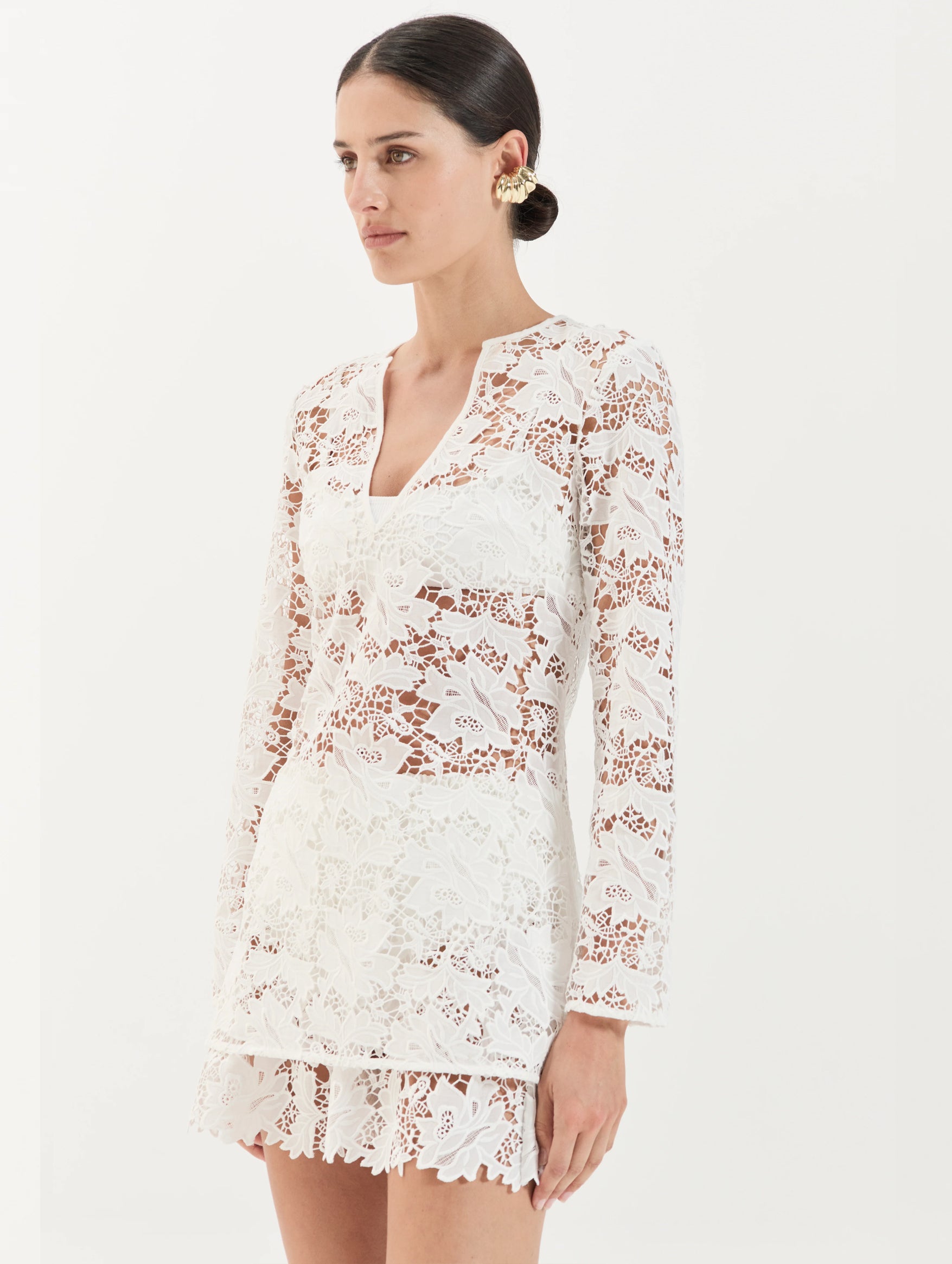 Bonnie Short in Crochet Lace