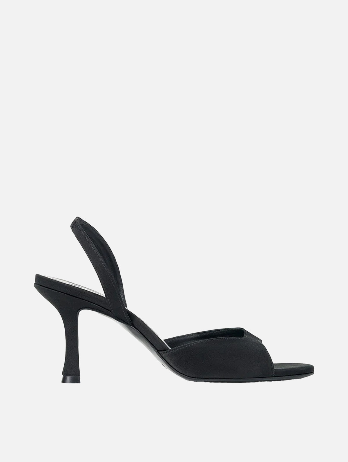 Brigitte Heel in Black