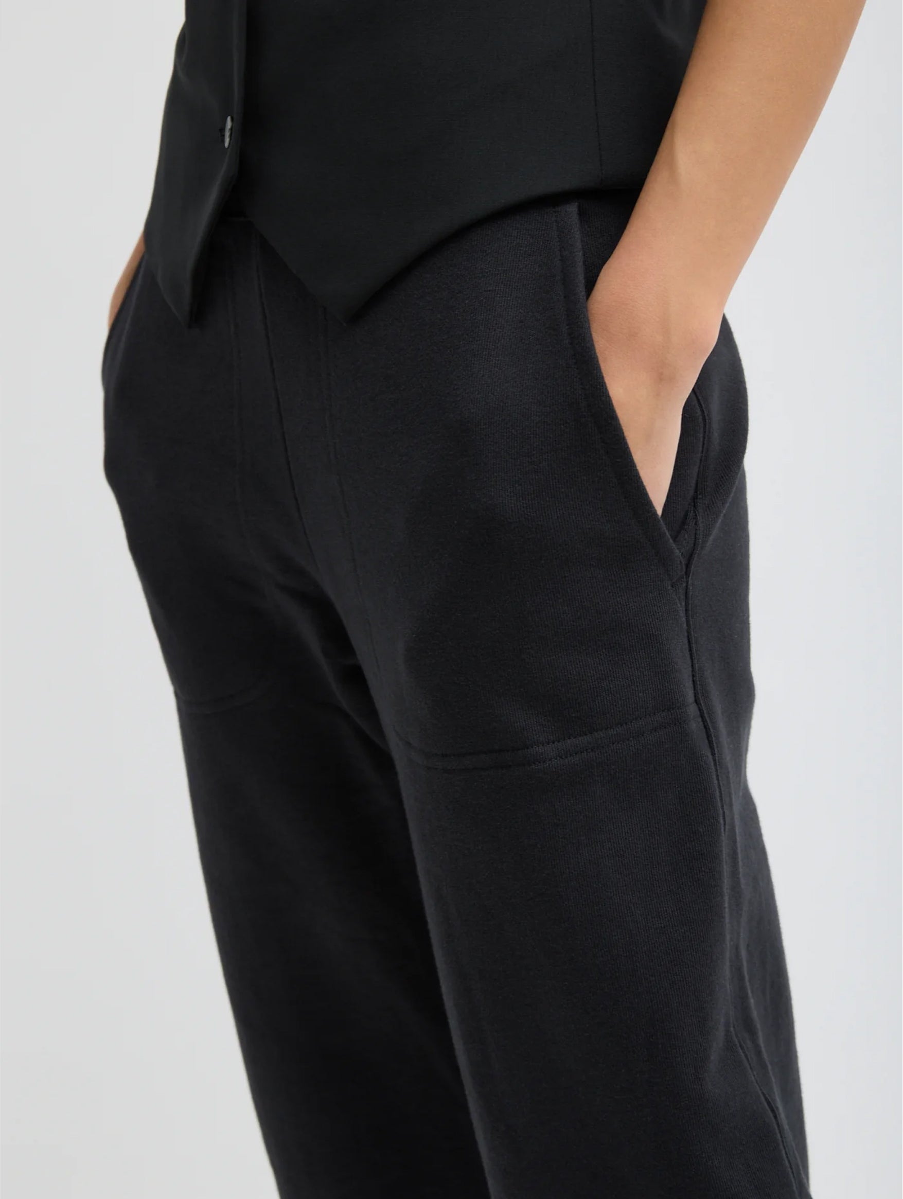 Calder Sweatpant in Black