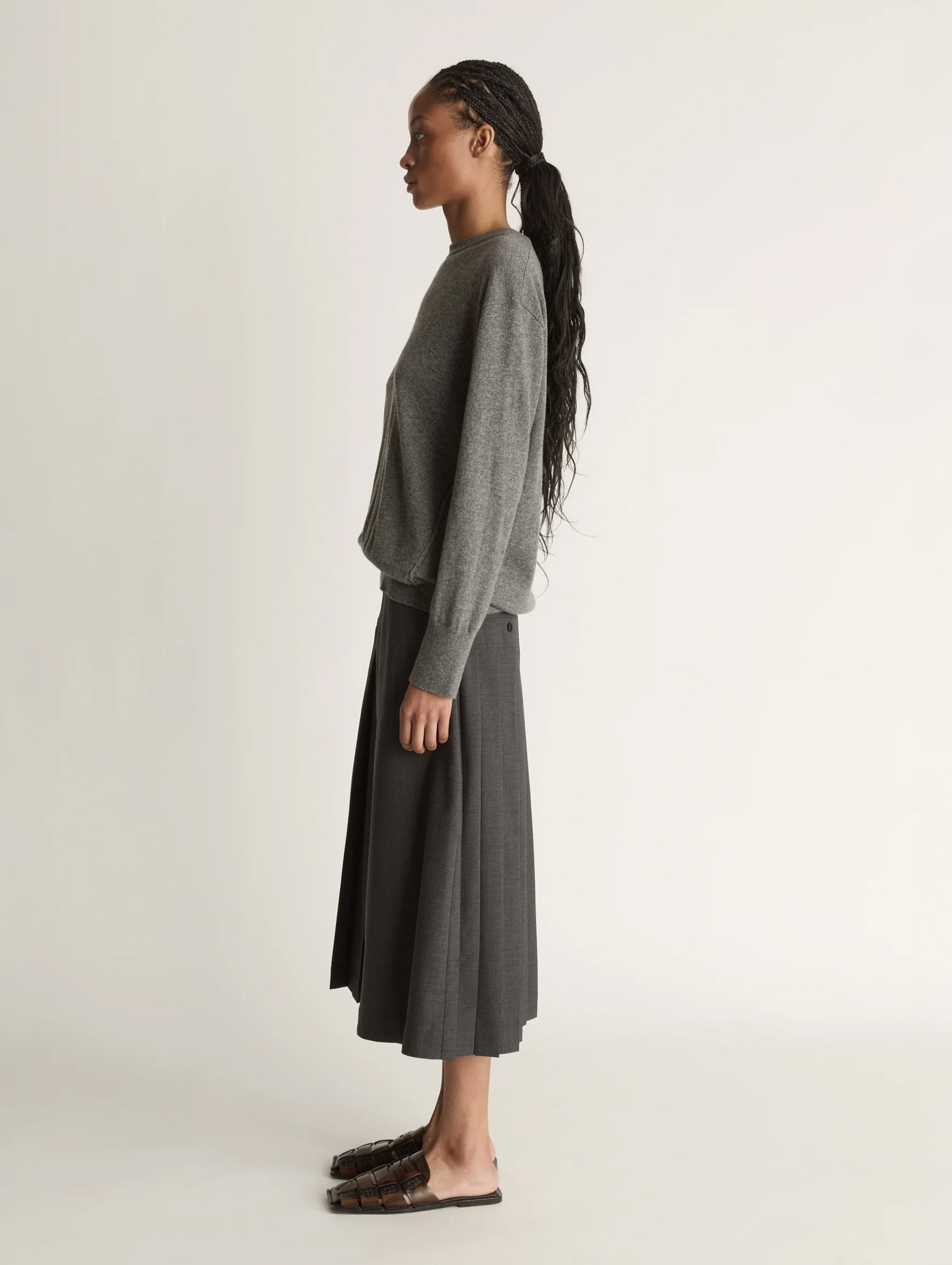 Cashmere Crewneck in Dark Grey