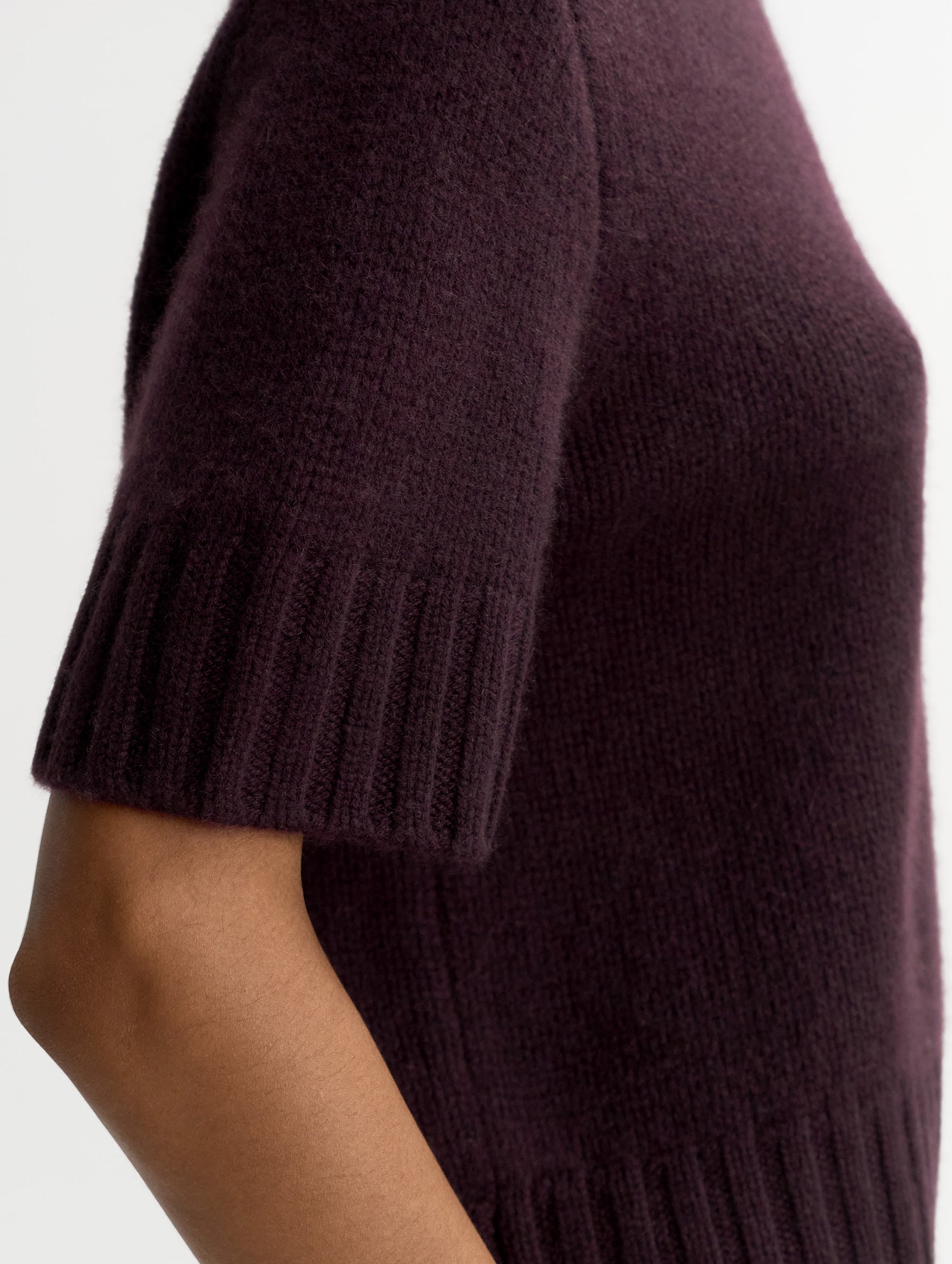 Chunky Cashmere Short Sleeve in Midnight Plum