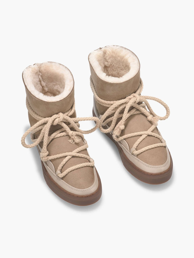 Classic Sneaker in Beige