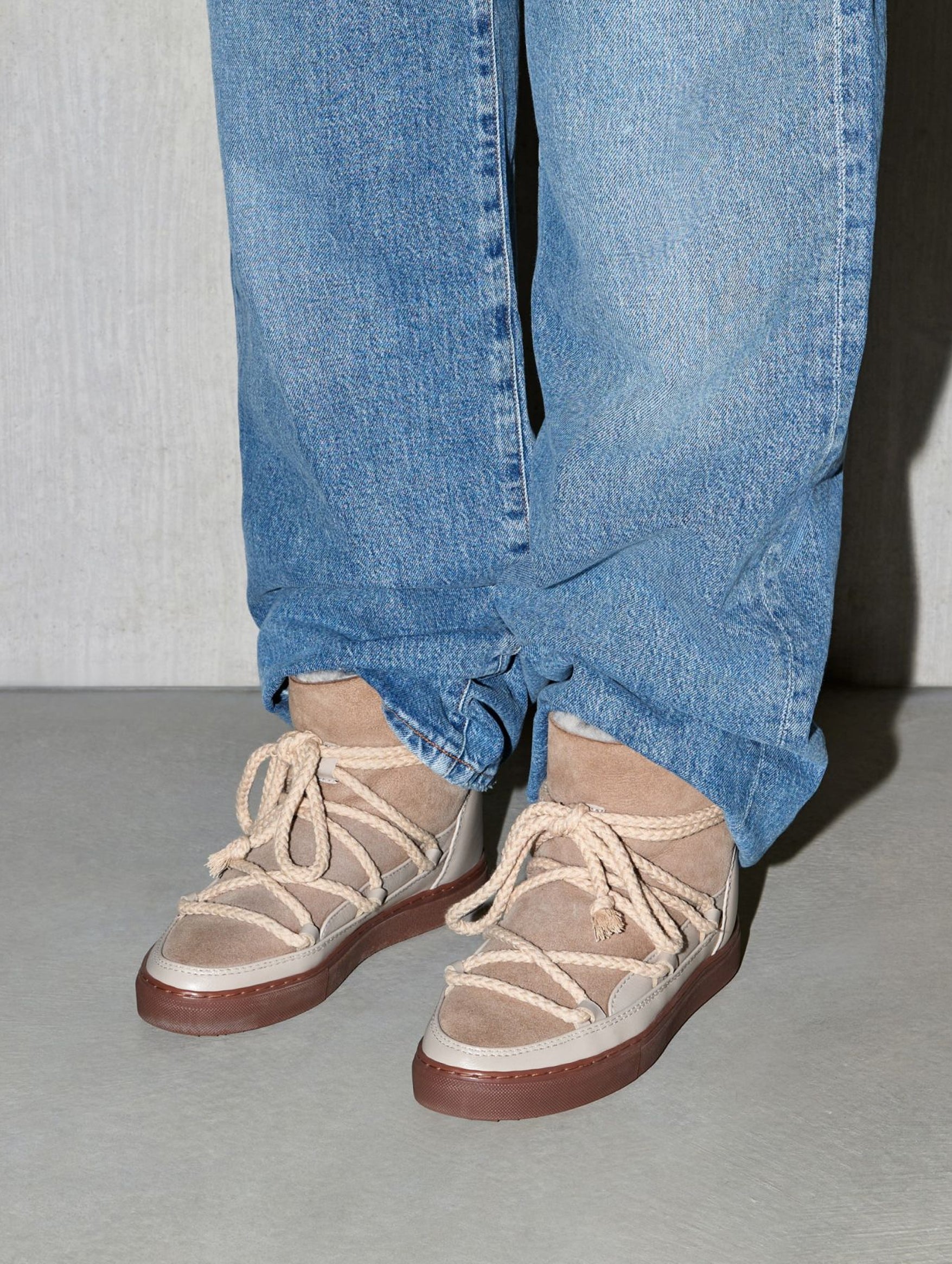 Classic Sneaker in Beige
