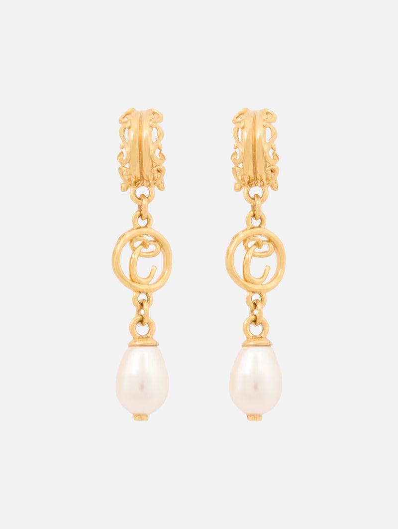The Chloé Classy Earrings in Gold and Pearly