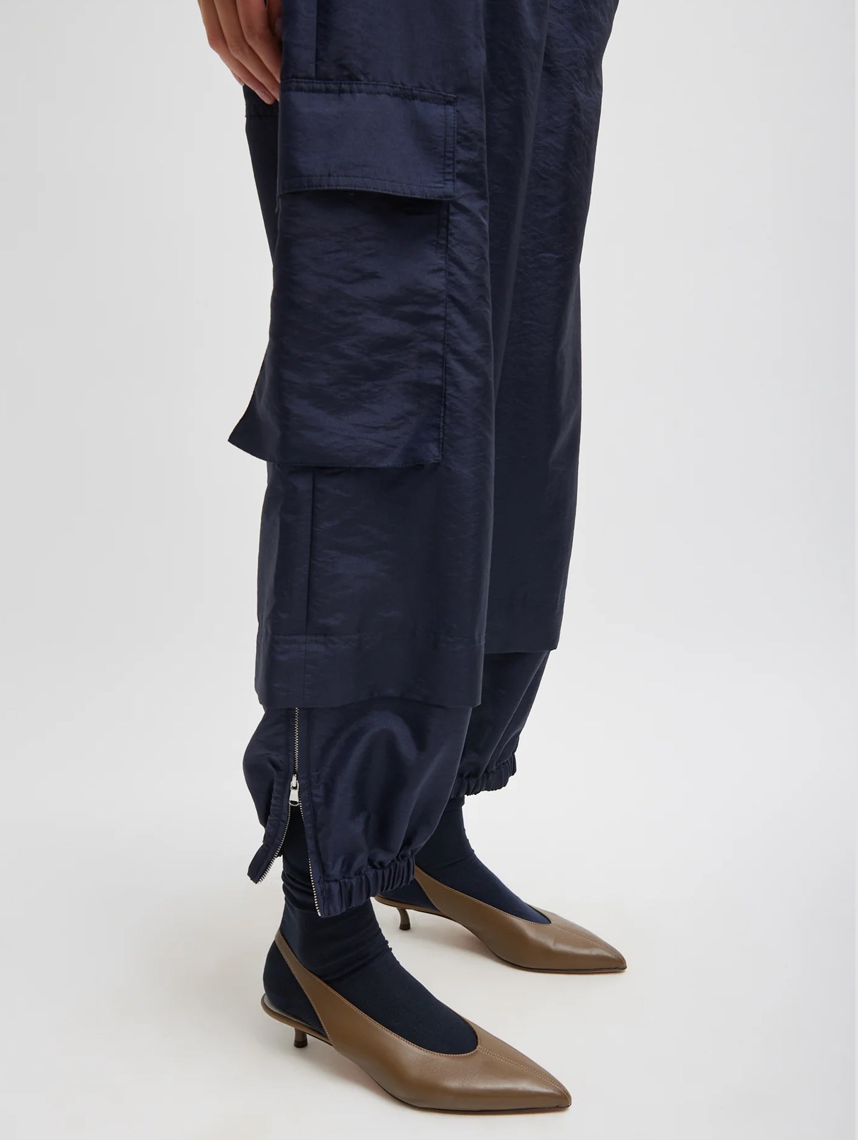 Crispy Nylon Wilt Pull On Jogger in Navy