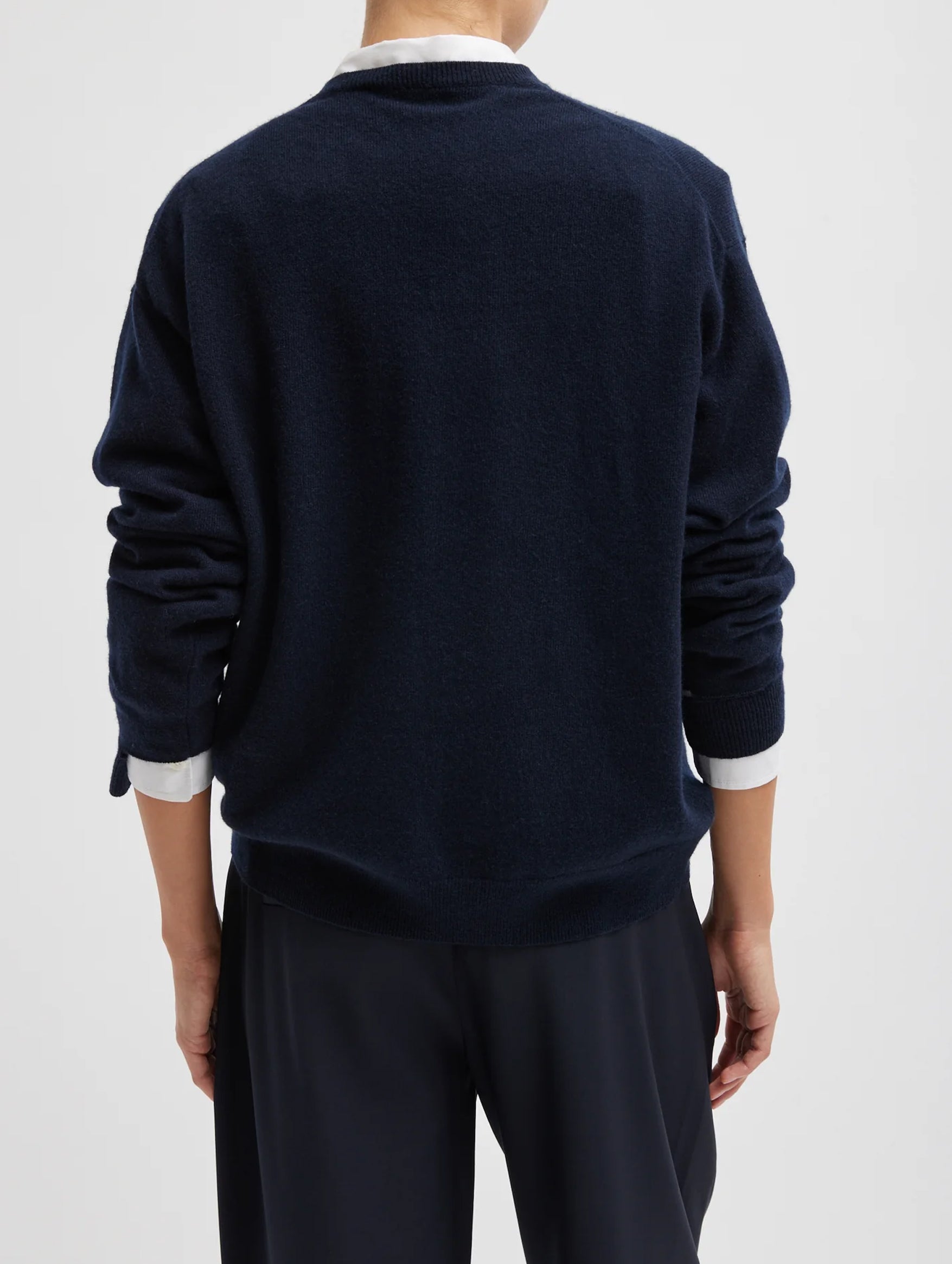 Washable Cashmere Easy V-Neck Sweater in Navy