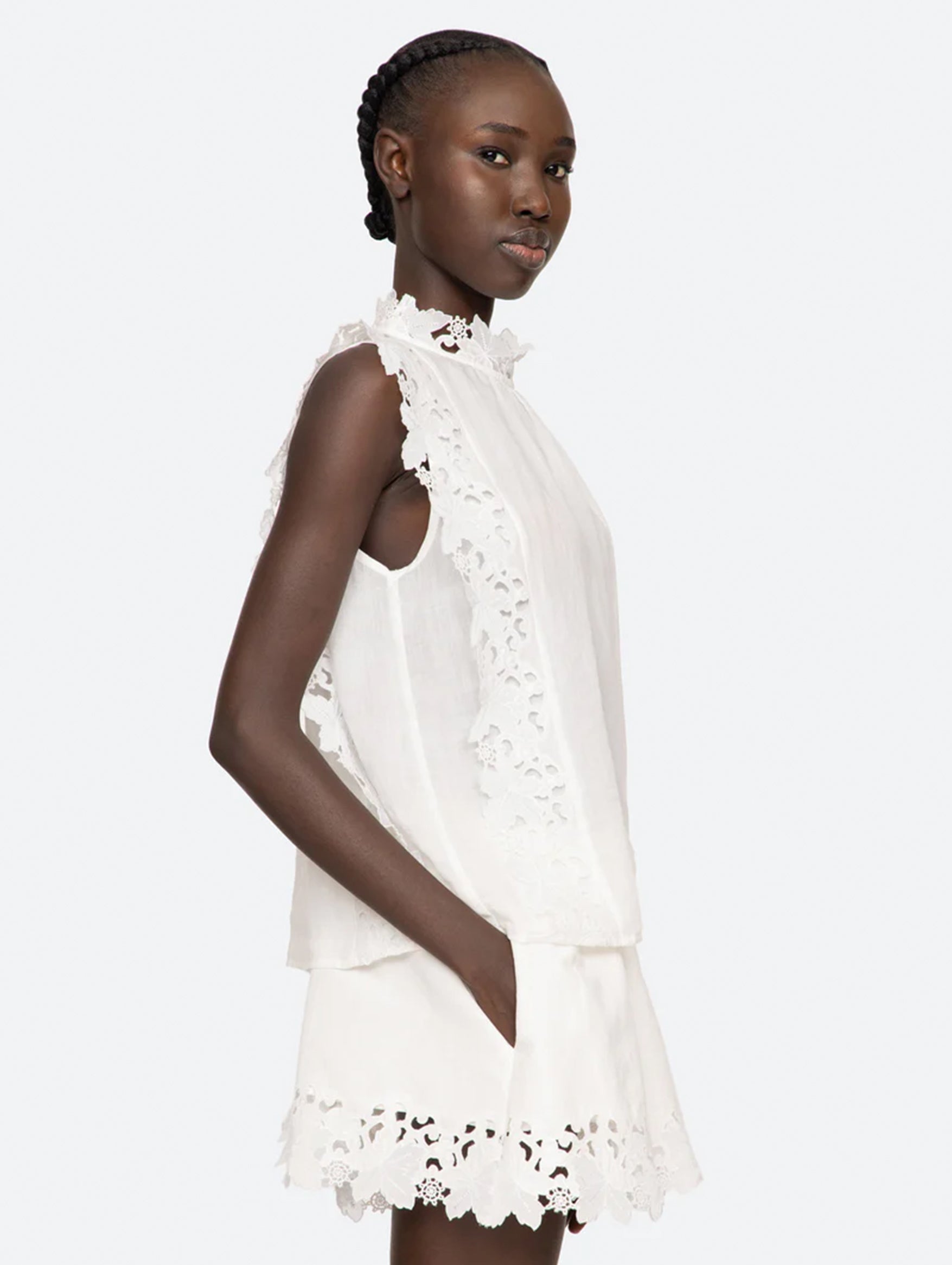 Eleannora Shorts in White