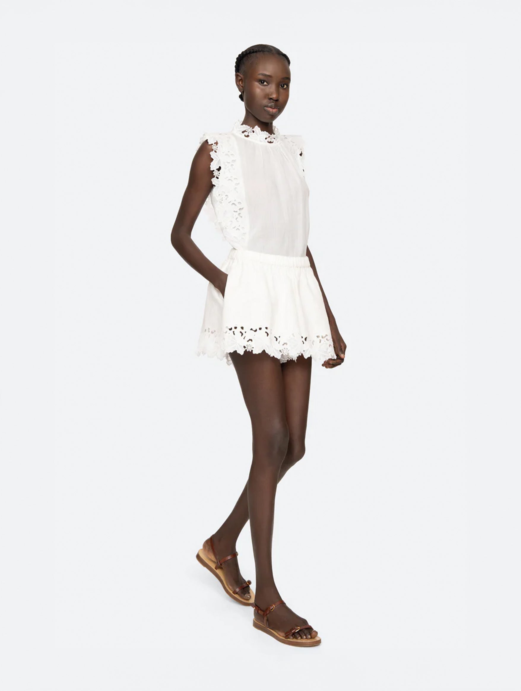 Eleannora Shorts in White