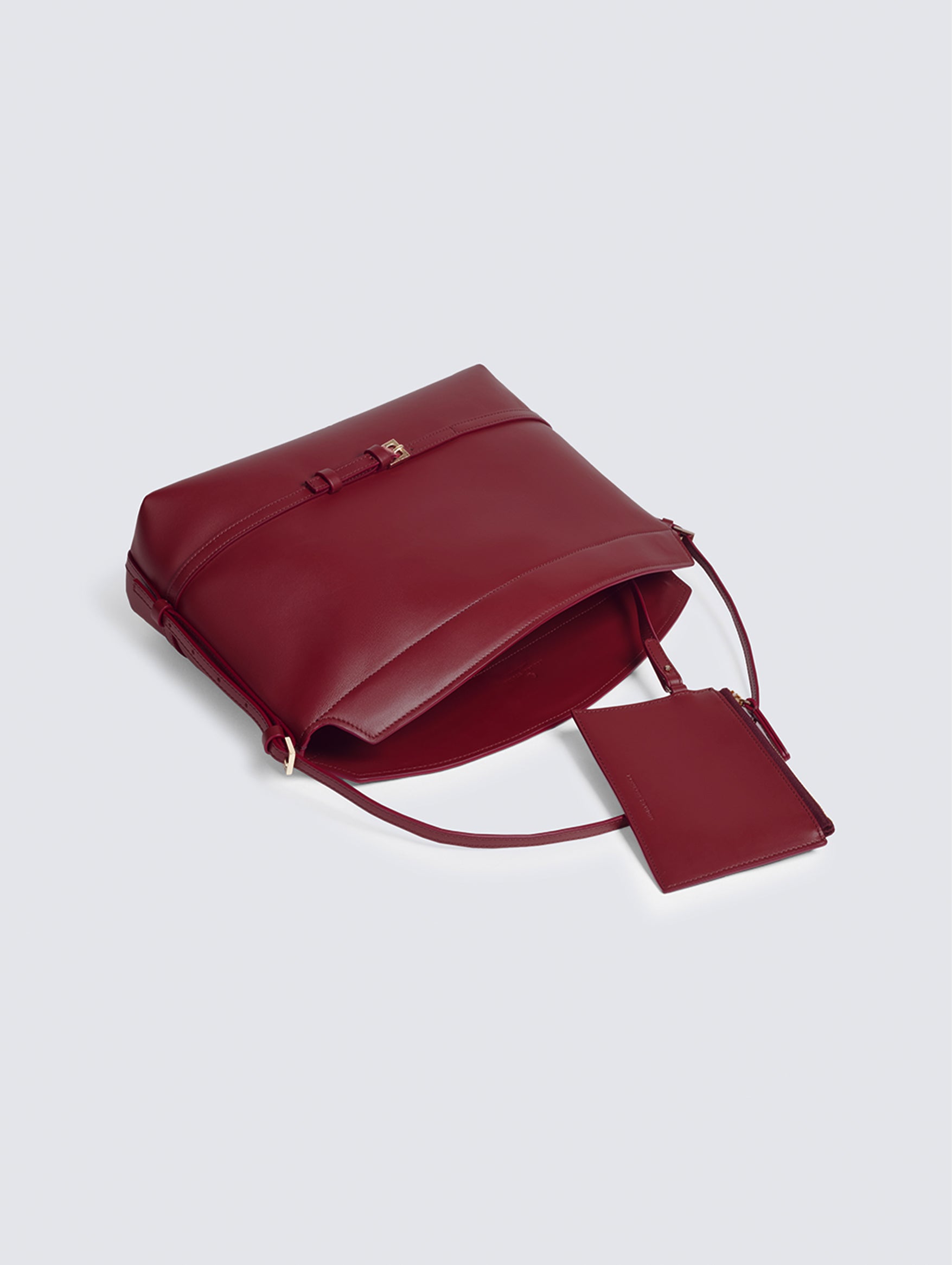 Elle Leather Shoulder Bag in Burgundy