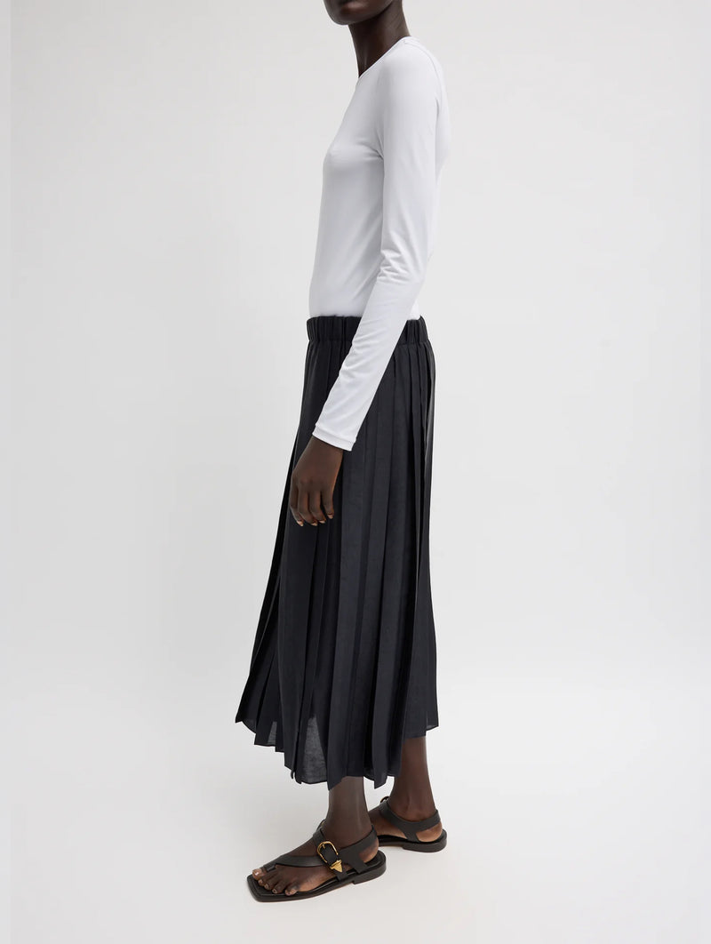 Feather Weight Pleated Pull On Skirt in Black