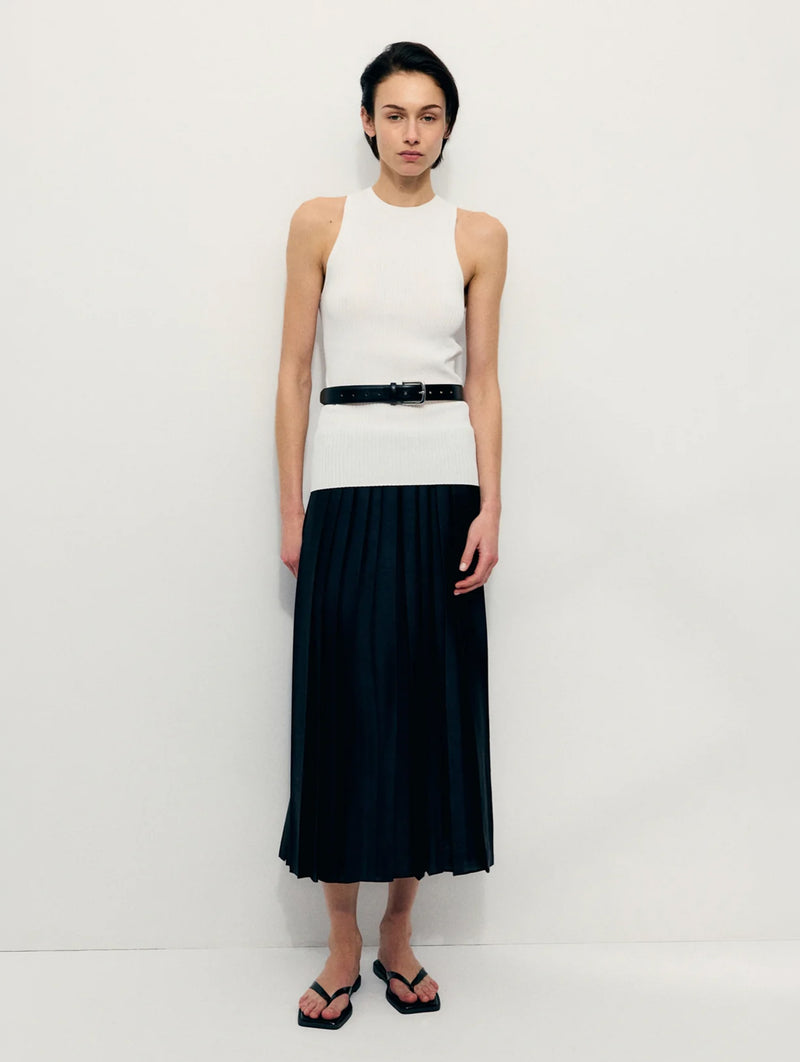 Feather Weight Pleated Pull On Skirt in Black