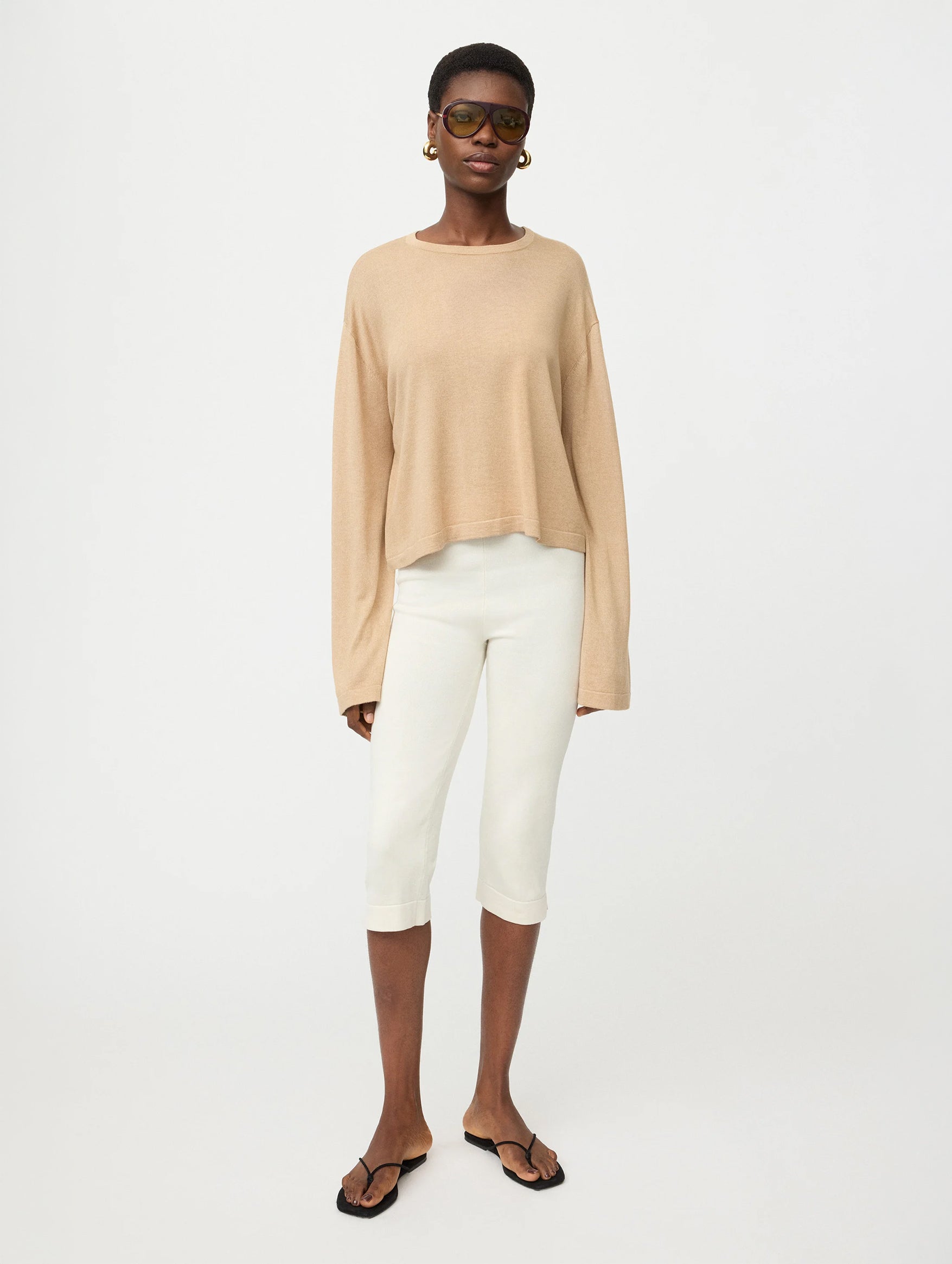 Fine Knit Cashmere Crewneck in Camel
