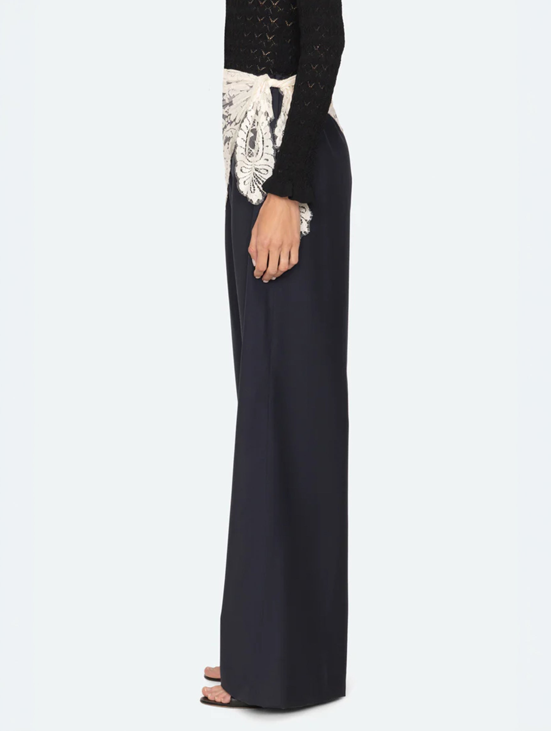 Fiora Tropical Wool Pants in Navy