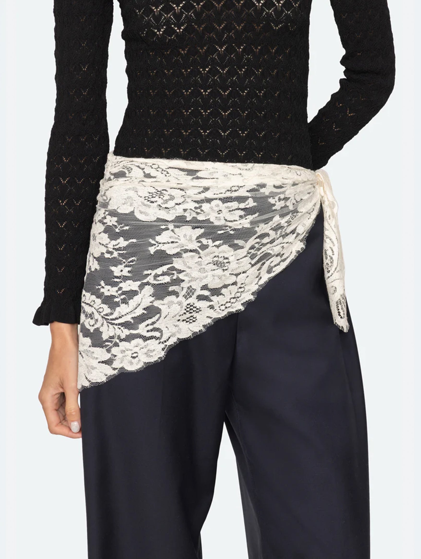 Fiora Tropical Wool Pants in Navy