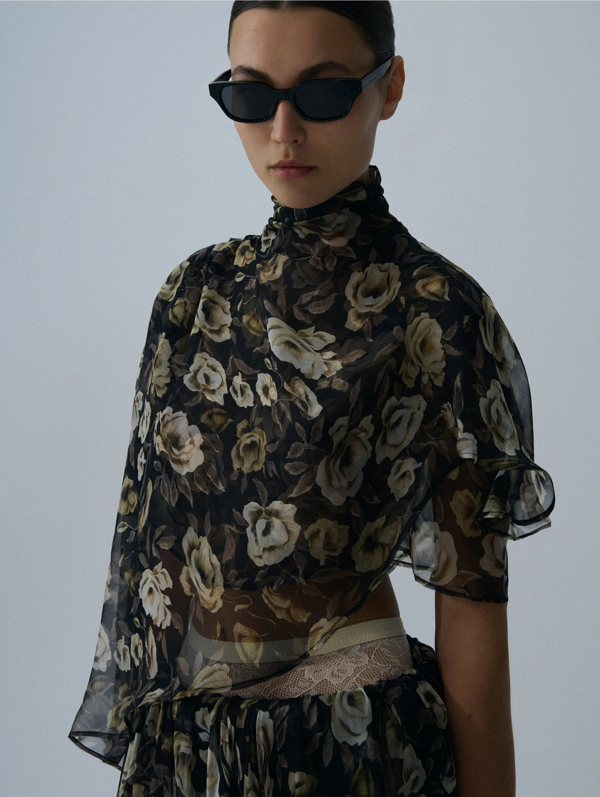 Flowy High-Neck Cropped Blouse in Black Print
