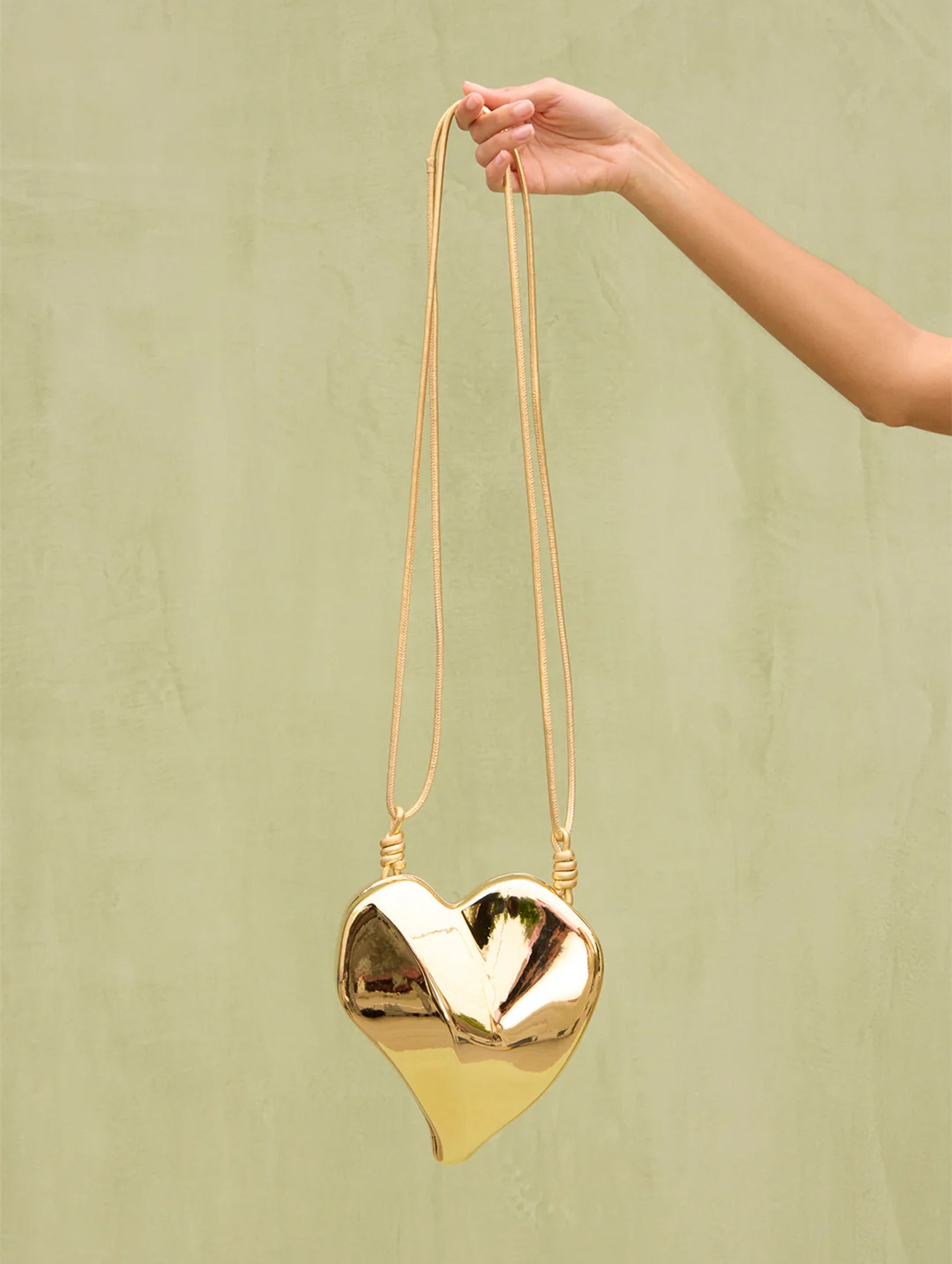 Imogen Heart Bag in Shiny Gold