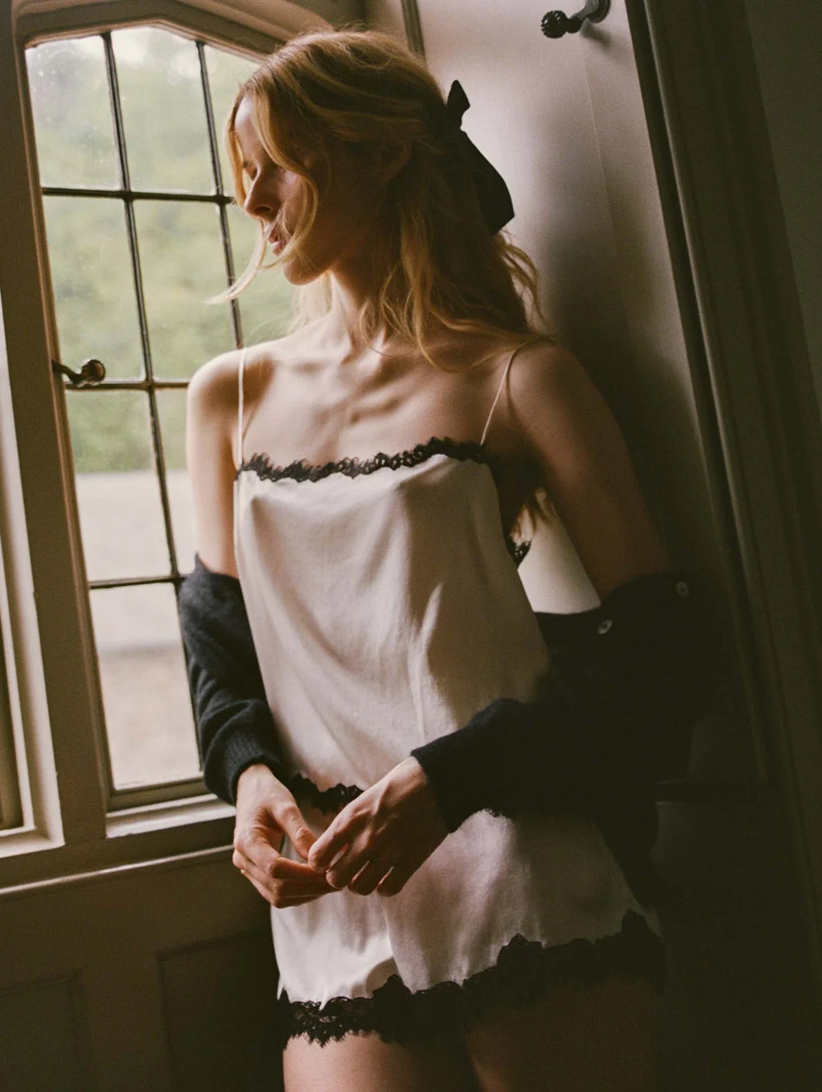 Iona Silk Short Short in Sea Salt Et Noir