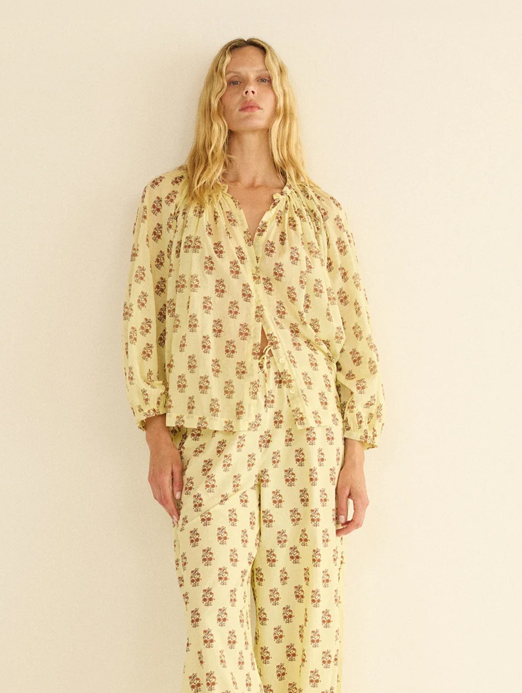 Jonie Top in Dandelion Grove