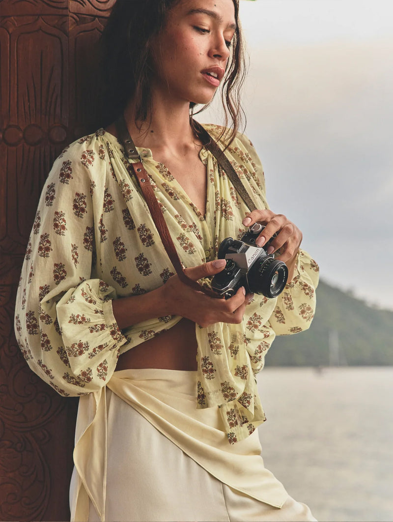 Jonie Top in Dandelion Grove