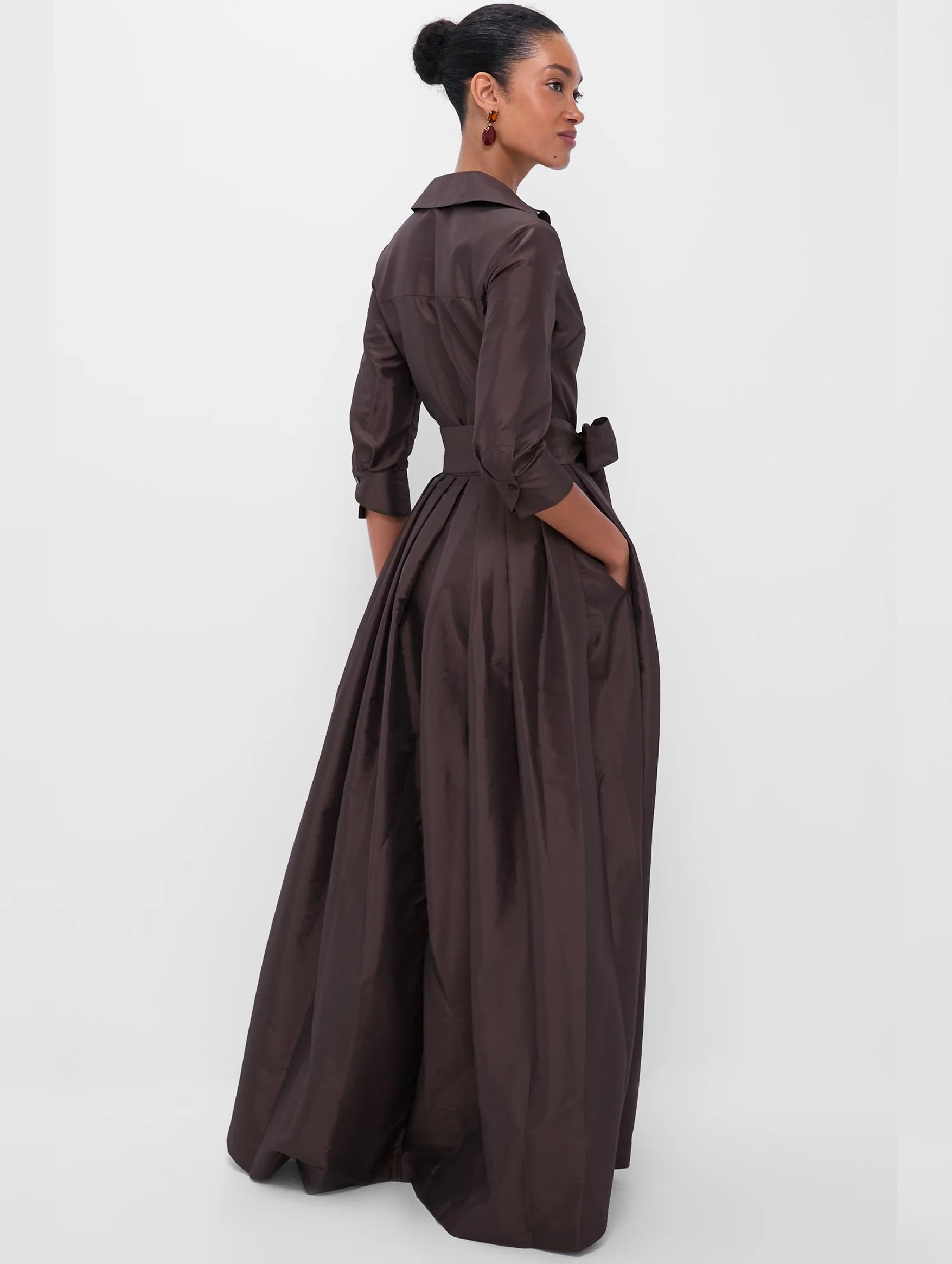 Julip Short Sleeve Belted Gown in Chocolate