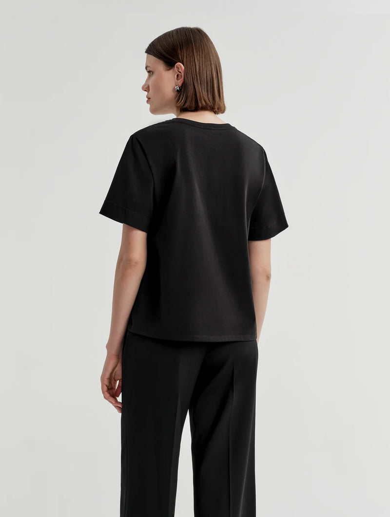 Kari Tee in Black
