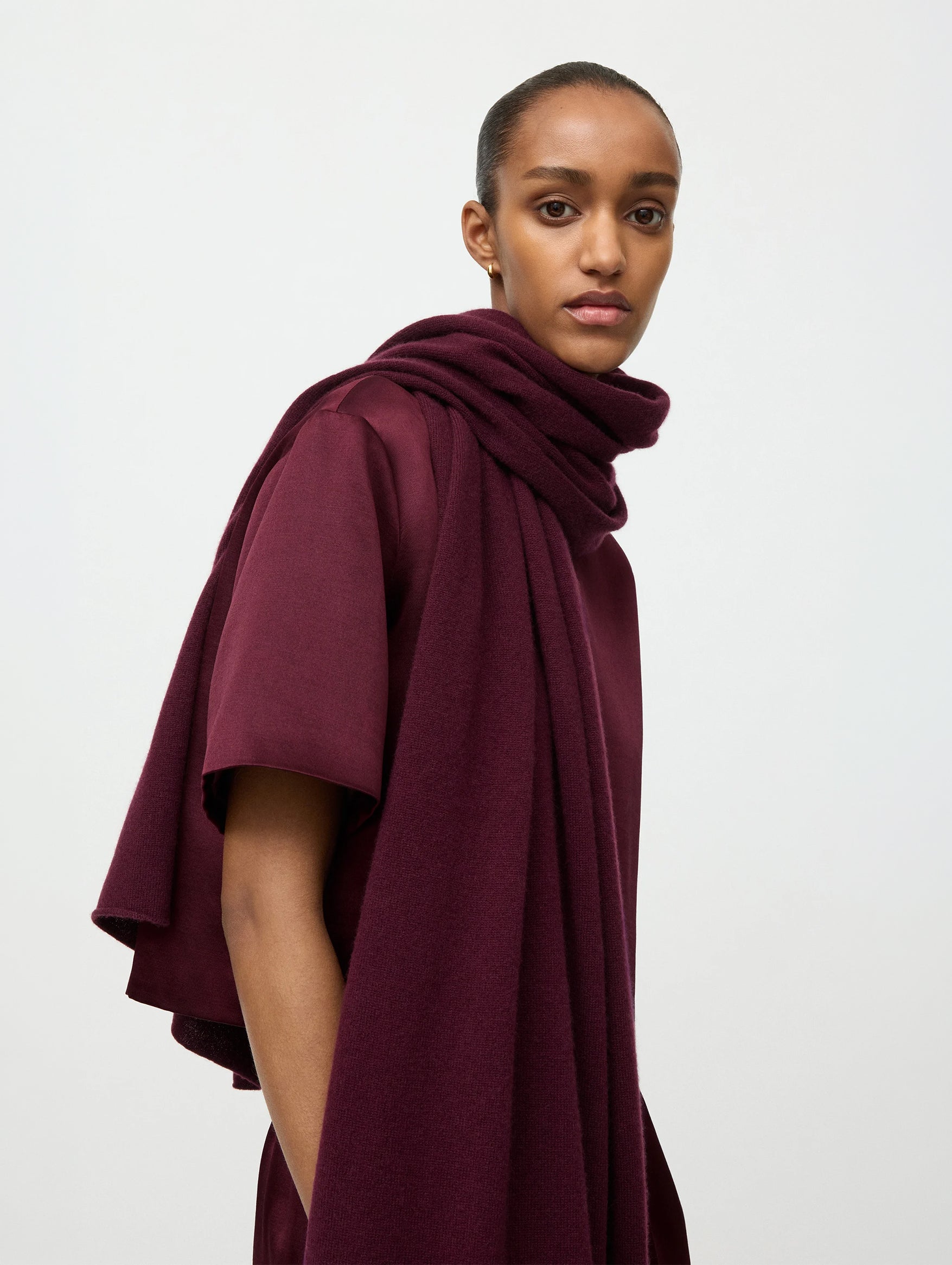 Knitted Scarf in Bordeaux