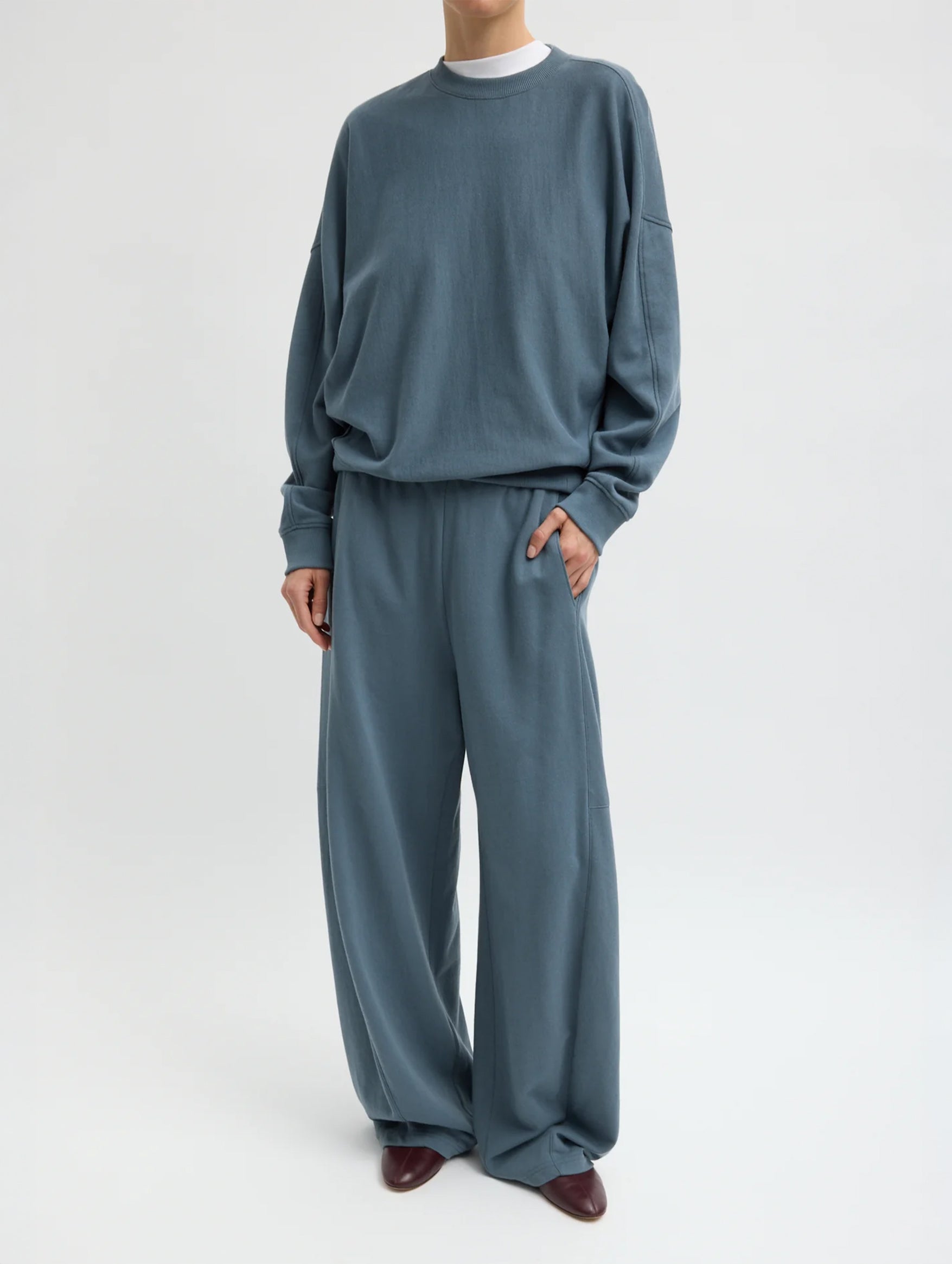Light Weight Sweatshirting Winslow Pant Short in Blue Grey