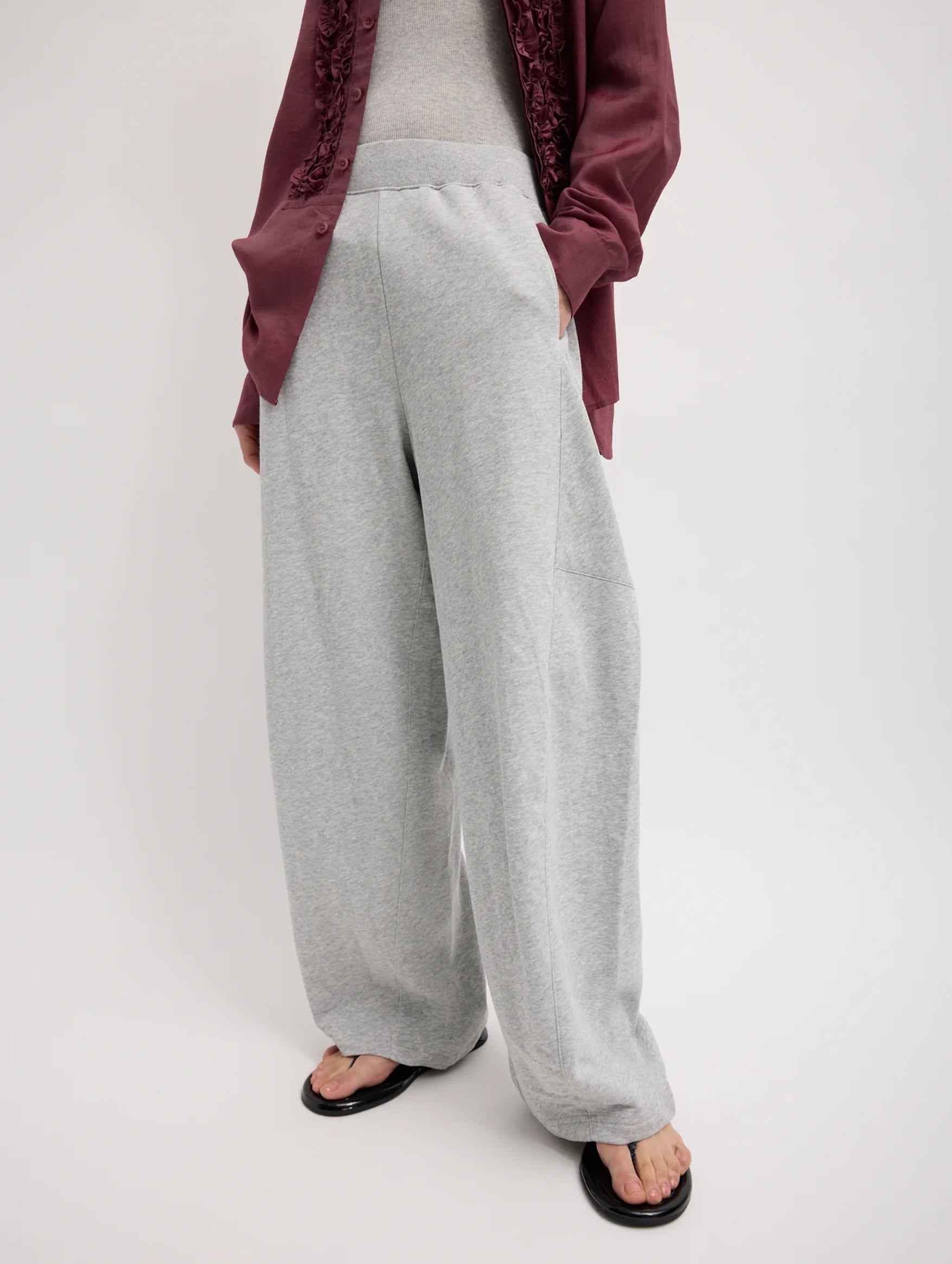 Light Weight Sweatshirting Short Winslow Pant in Heather Grey