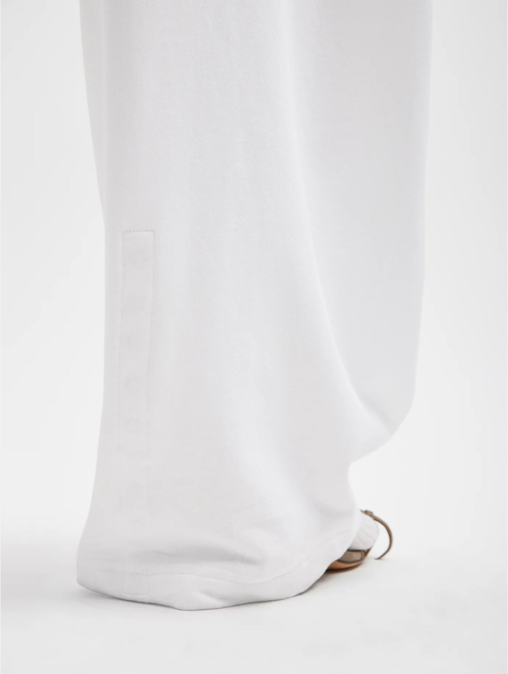 Light Weight Sweatshirting Winslow Pant in White - Short