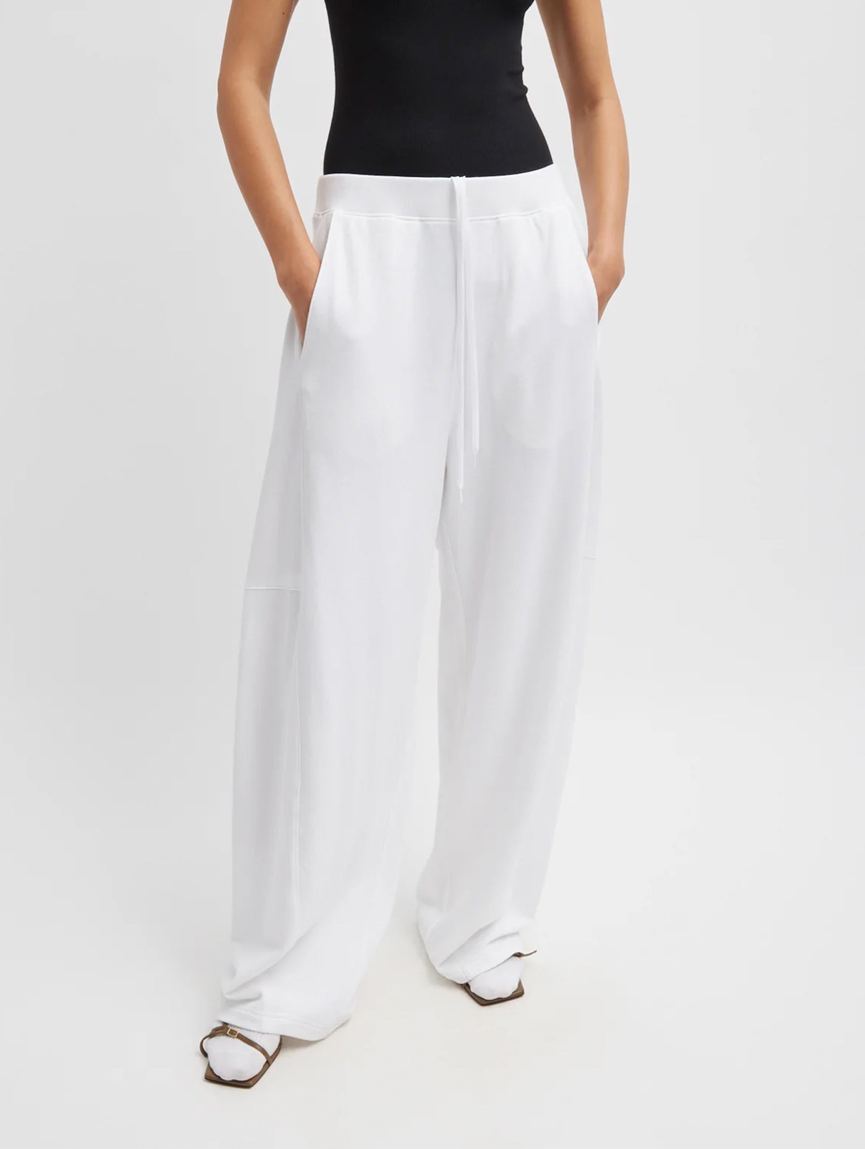 Light Weight Sweatshirting Winslow Pant in White - Short