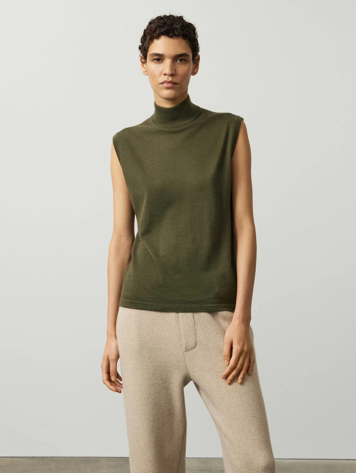 Lucy Cashmere Vest in Dark Moss