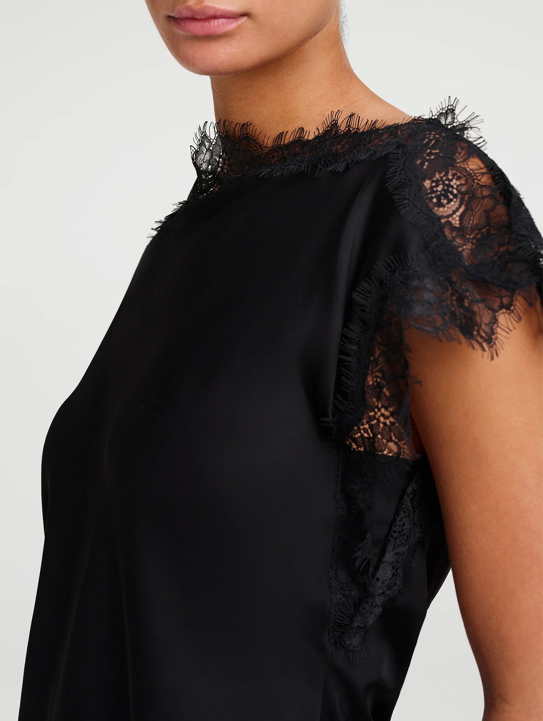 Luna Top in Black