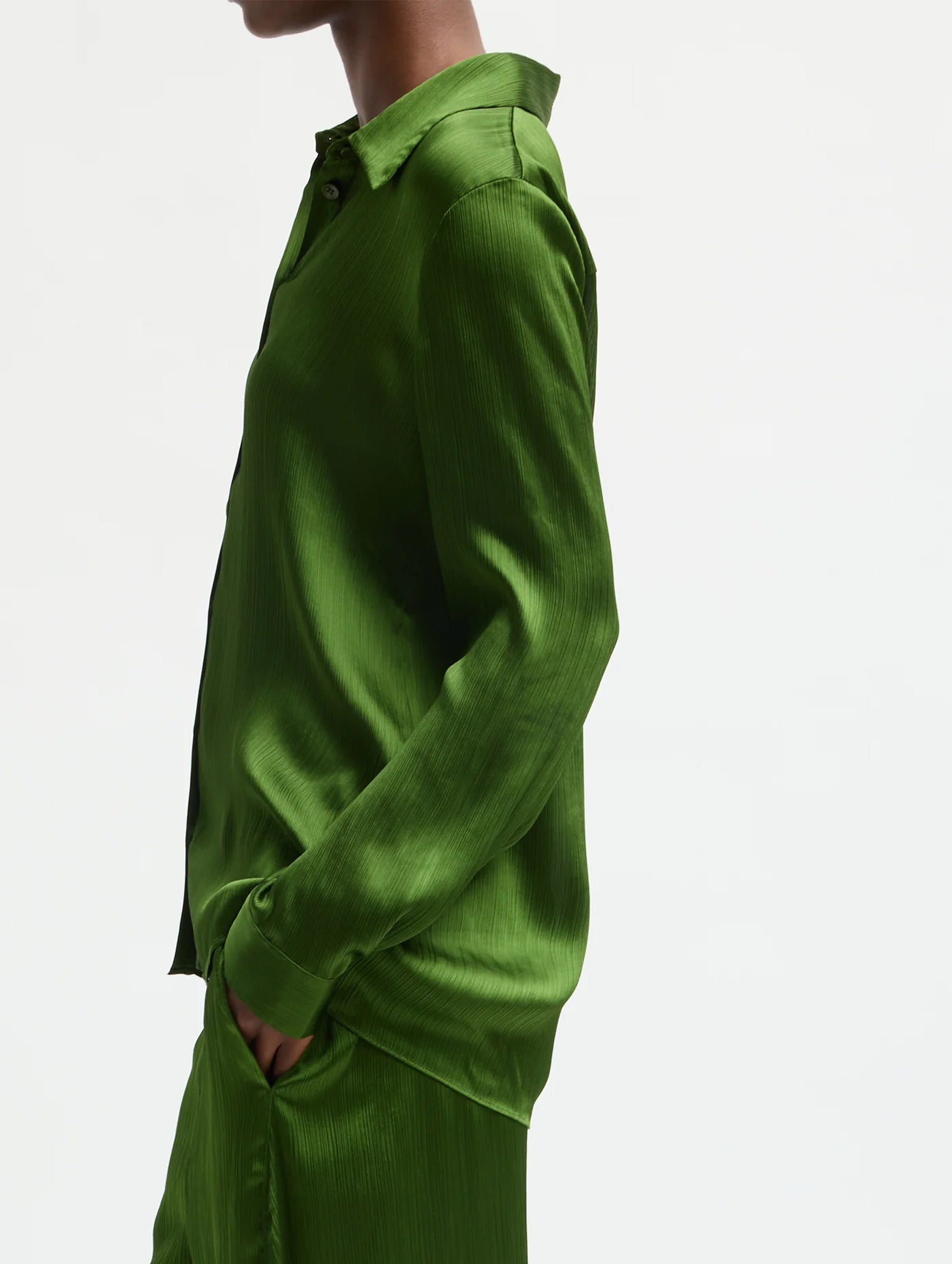 Matte Satin Plisse Slim Shirt in Green