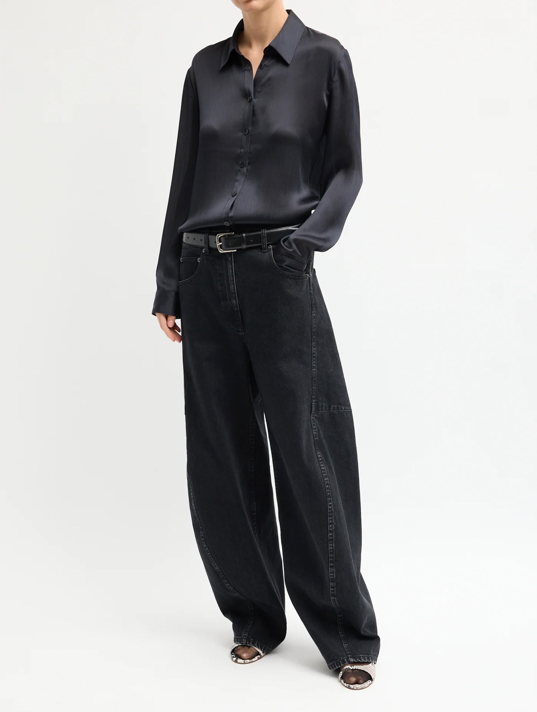 Matte Satin Plisse Slim Shirt in Navy