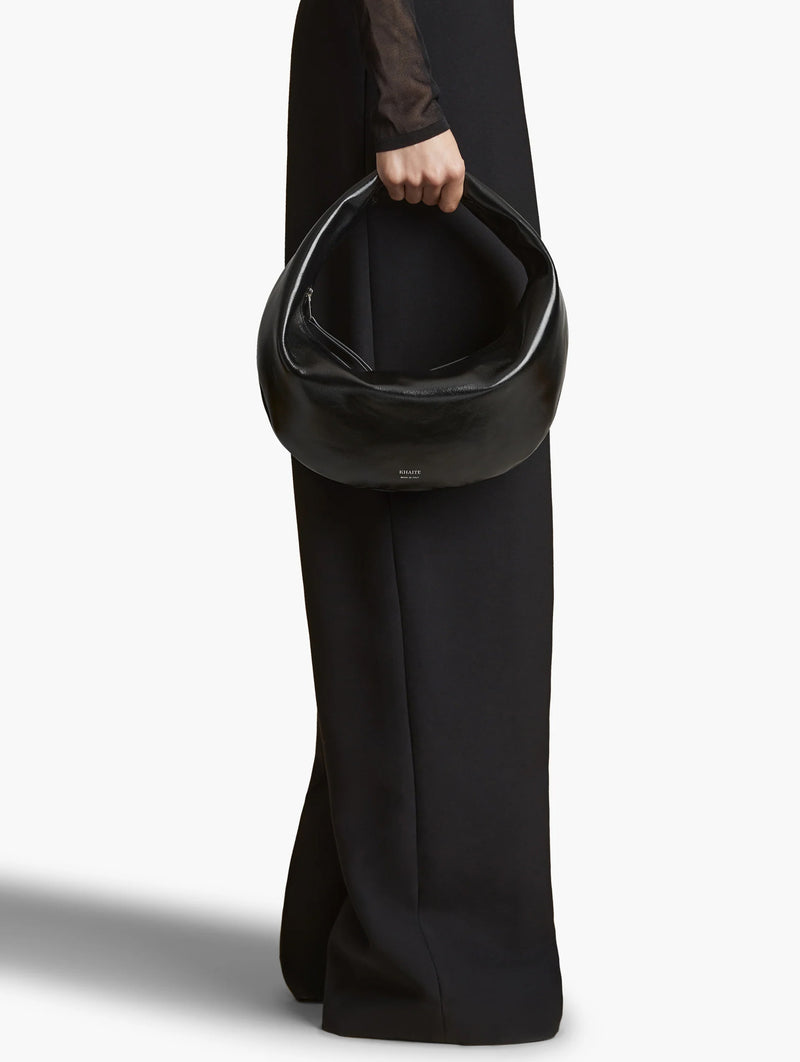 Medium Olivia Hobo Bag in Black