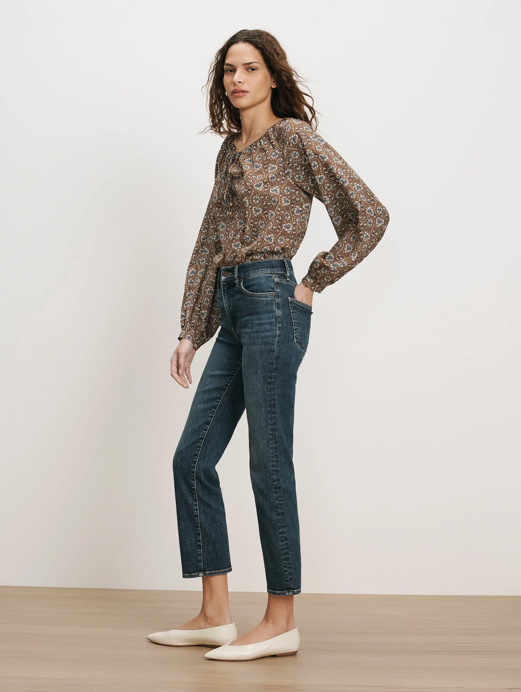 Milla Straight-Leg Jean in Roadside Blue