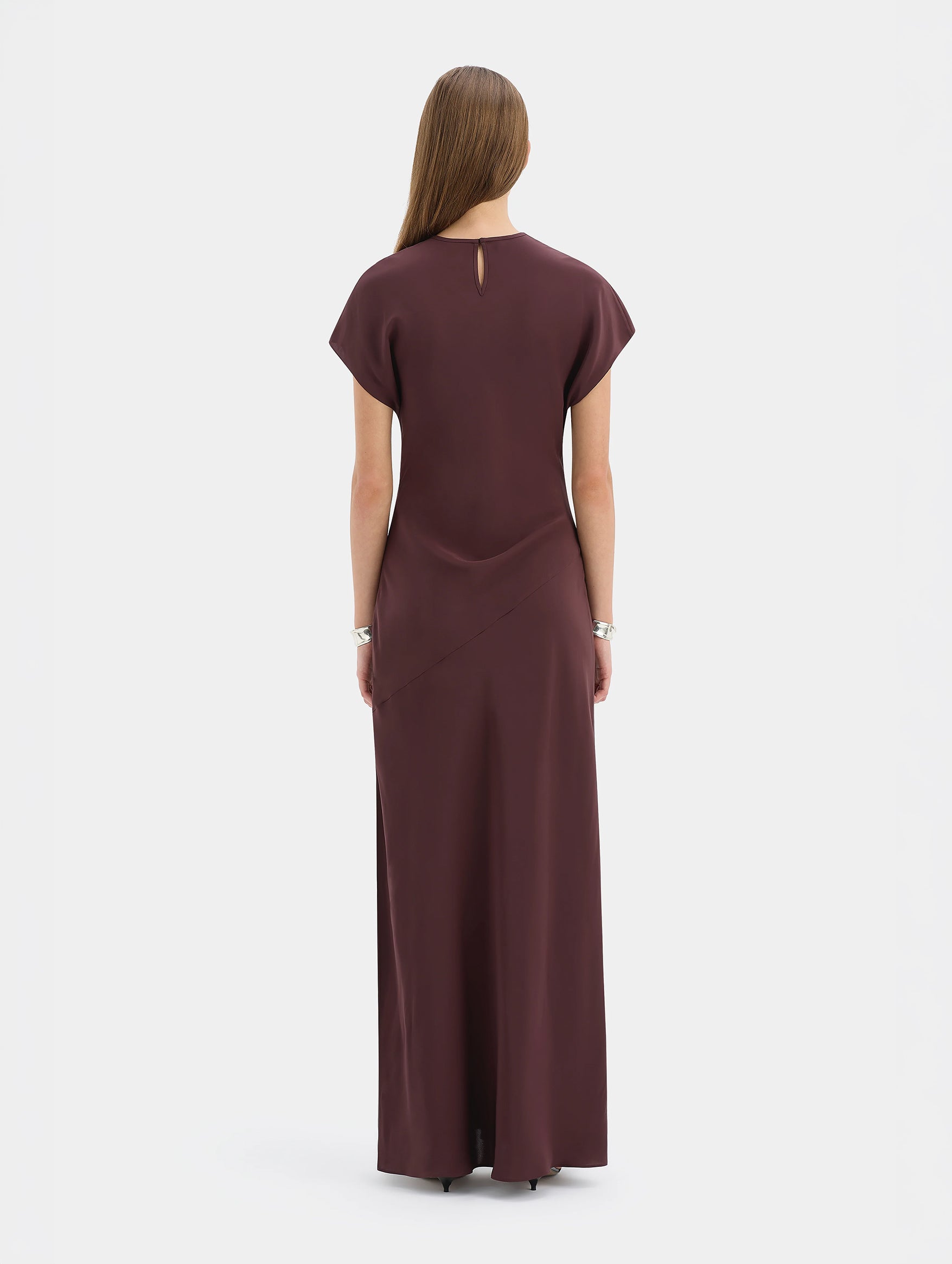 Noria Sleeved Gown in Dark Plum